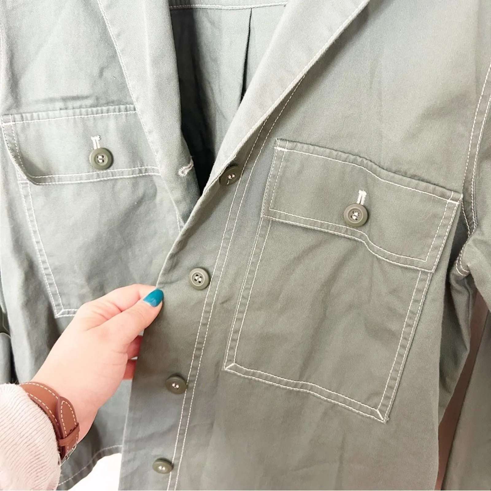 Listing Image Blurred Background