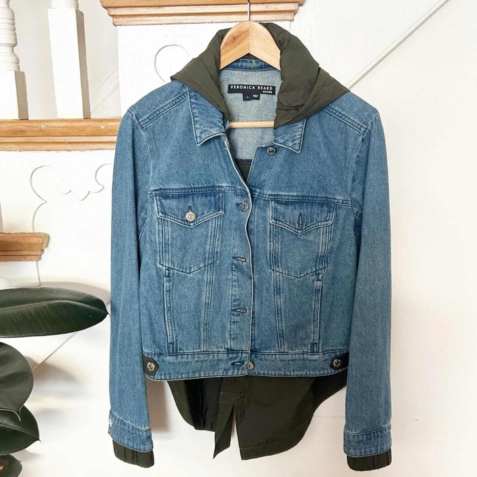 Listing Image Blurred Background