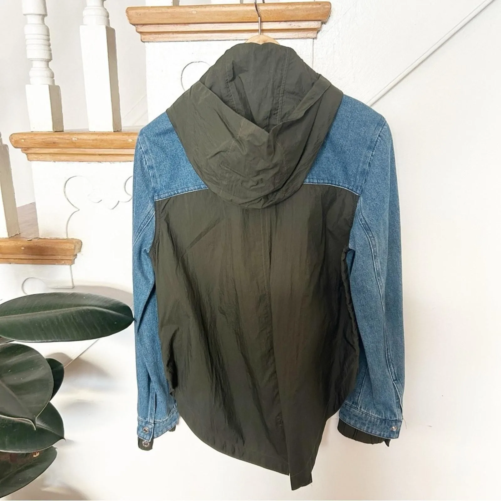 Listing Image Blurred Background