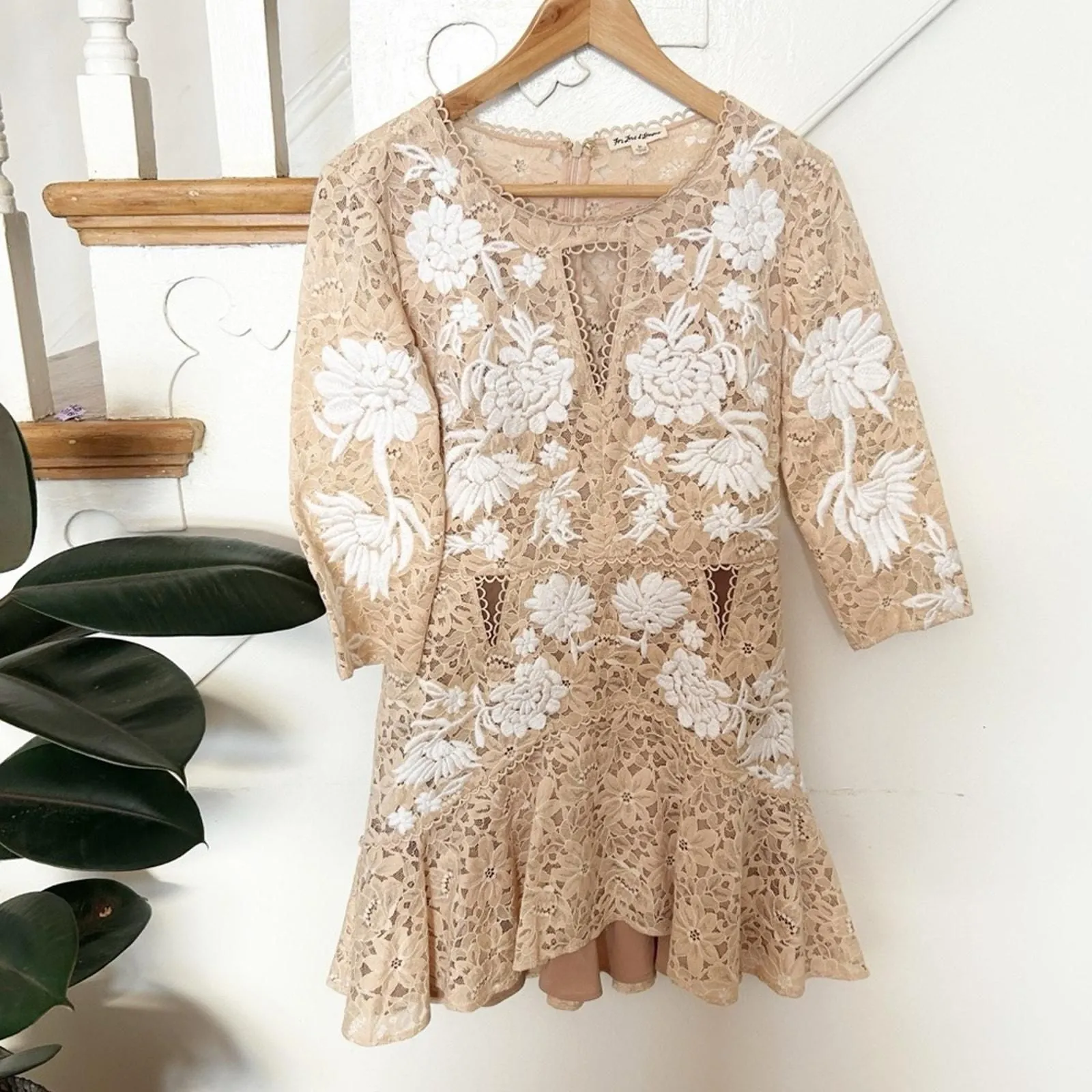 Listing Image Blurred Background