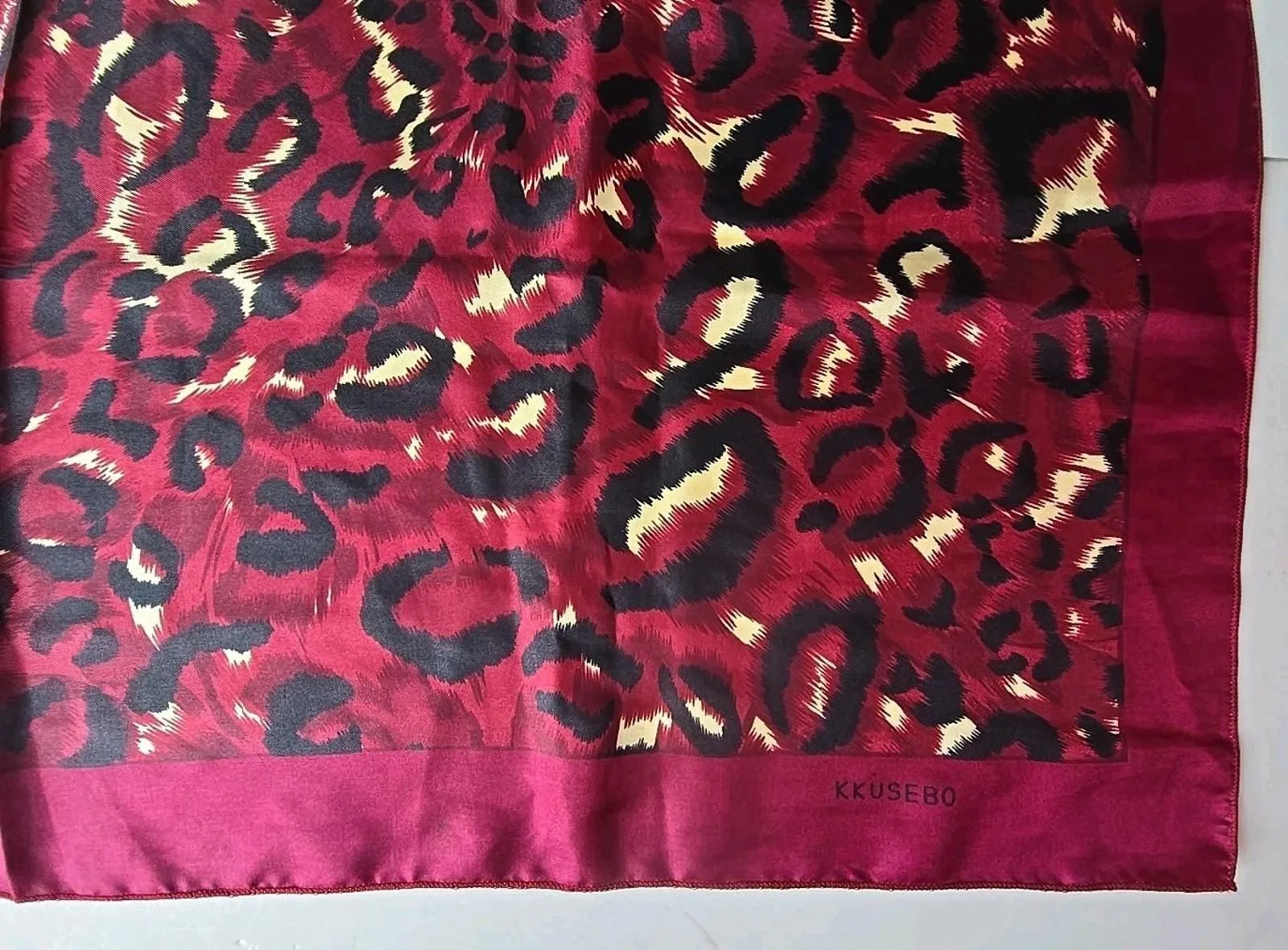 Listing Image Blurred Background
