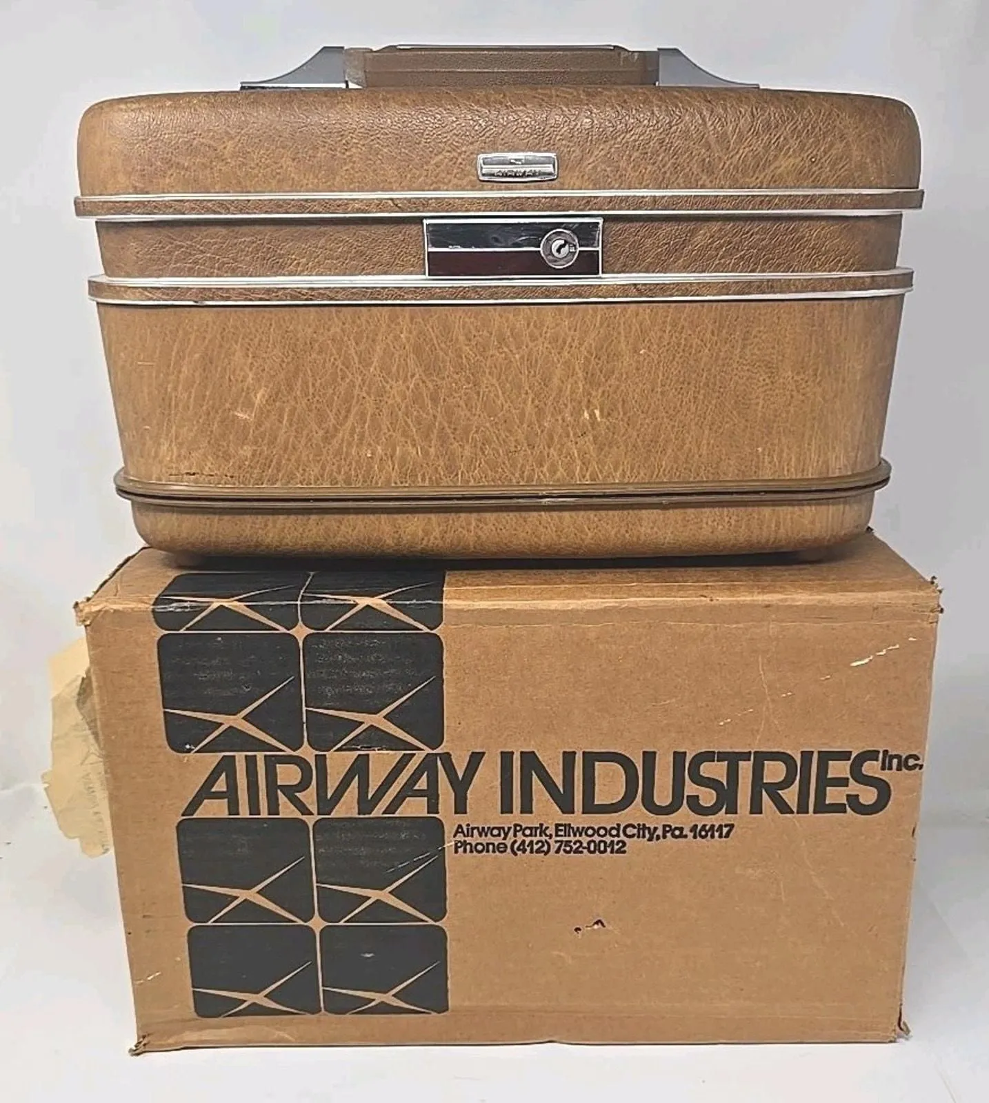 Product image for Airway Train Case Luggage w Makeup tray Hard Shell Brown Mirror Vintage NO Key