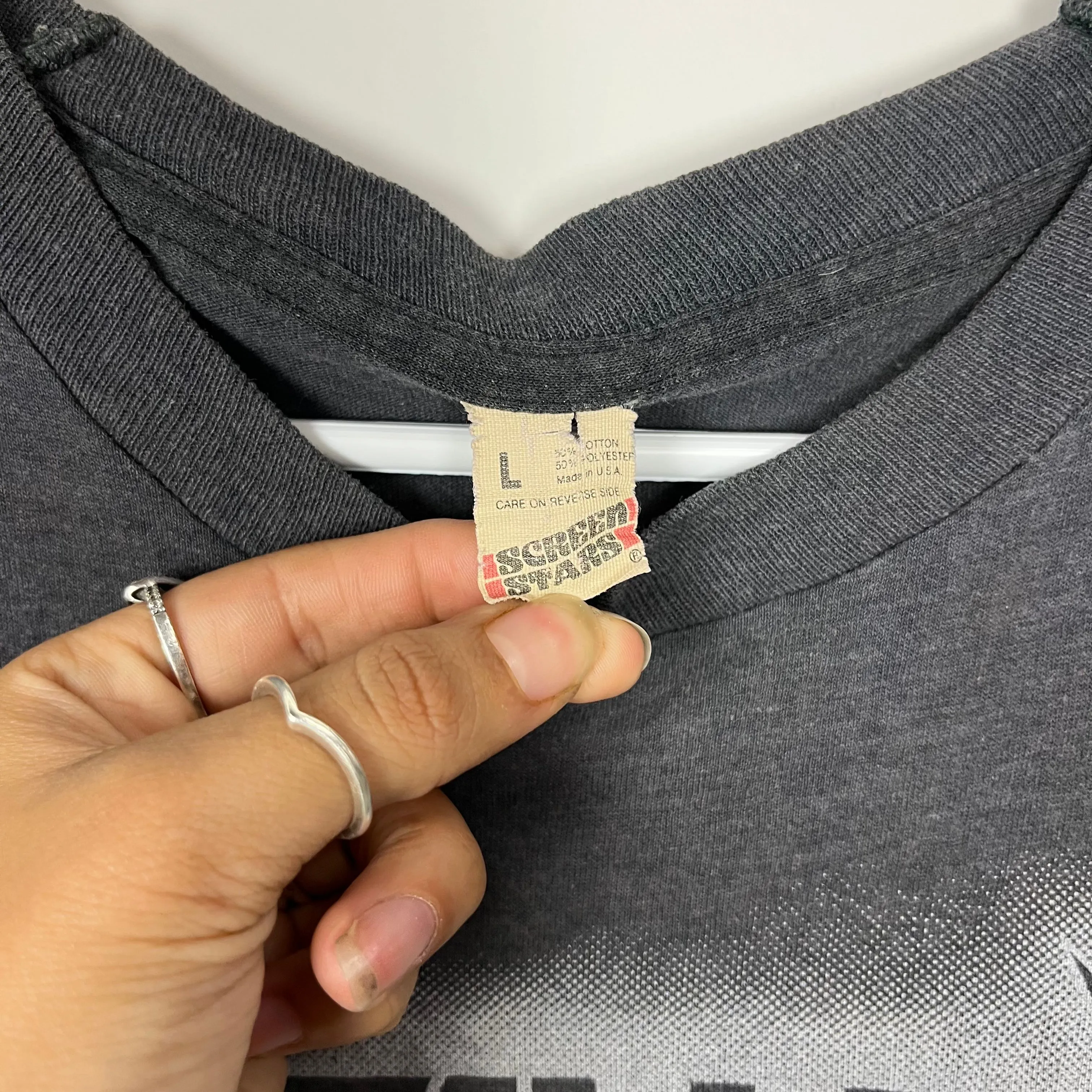 Listing Image Blurred Background