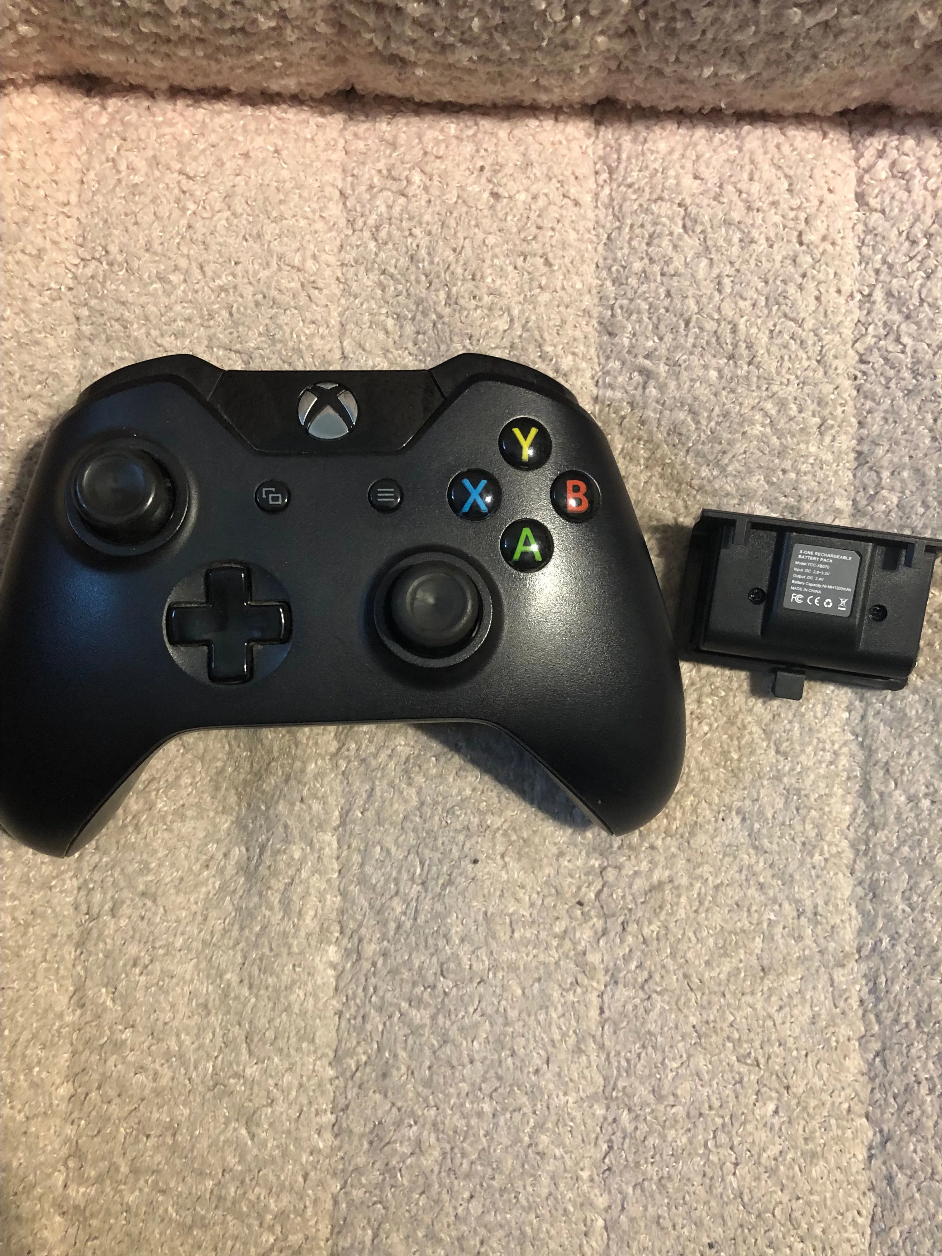 Product image for Xbox One Wireless Controller with Rechargeable Battery Pack