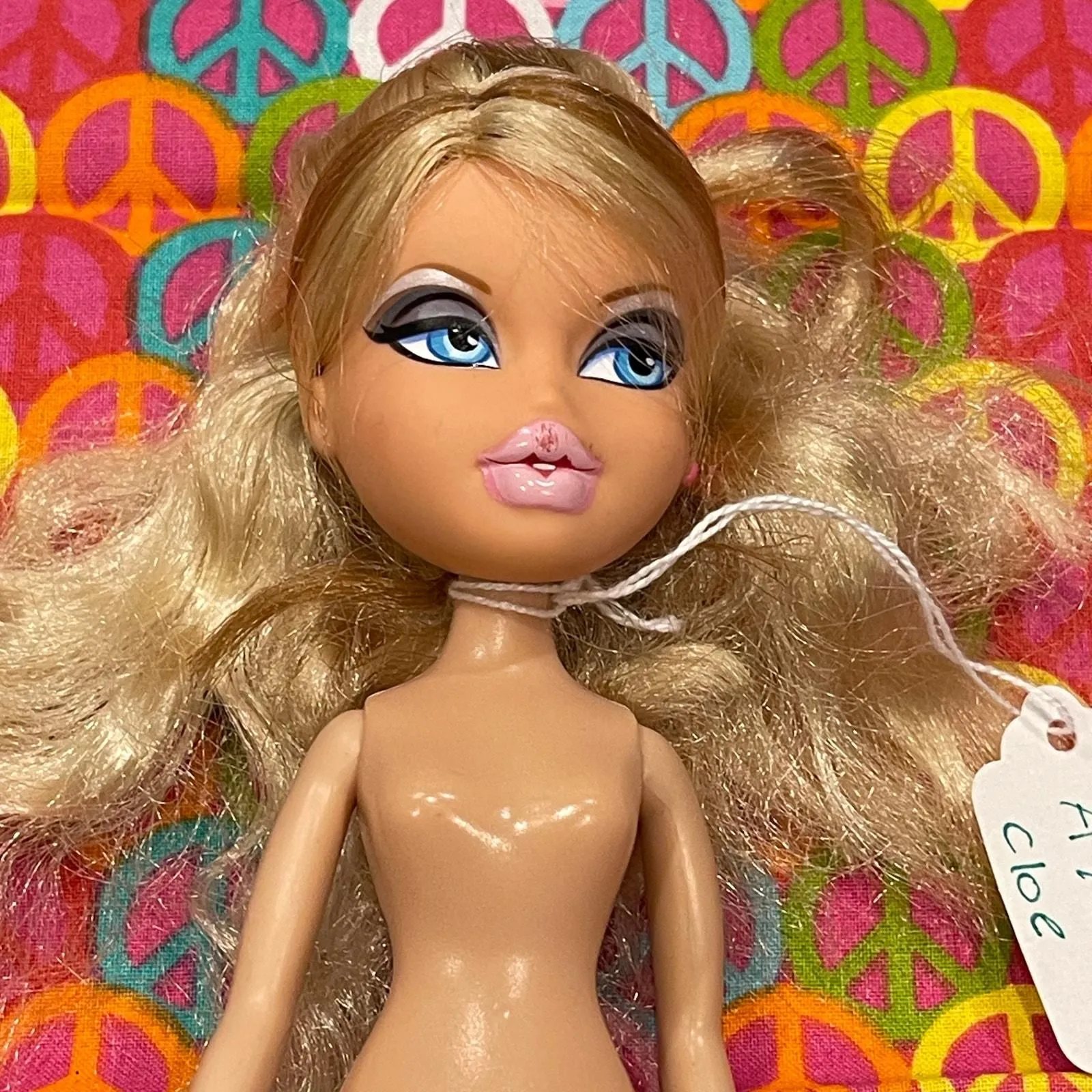 Product image for Bratz Cloe Magic Make-up Doll Lot 20B #72