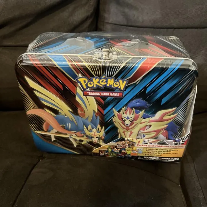 Product image for Pokémon TCG: Collector Chest (Spring 2020)