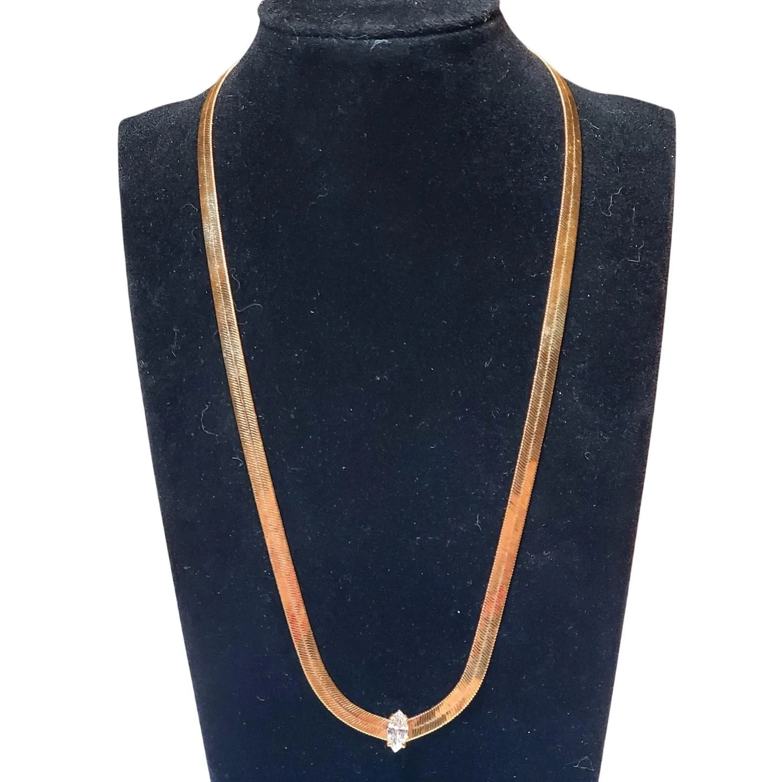 Listing Image Blurred Background