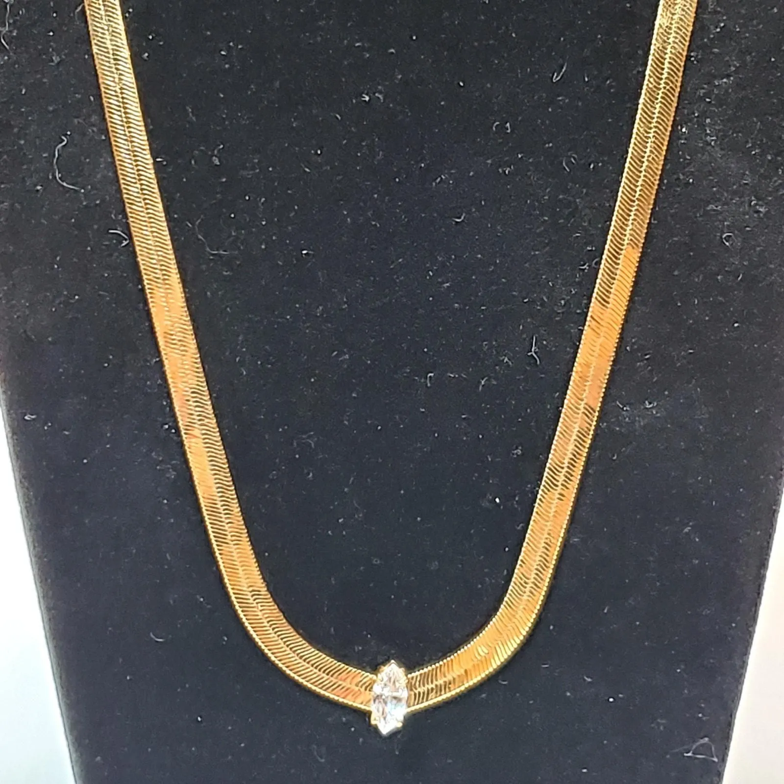 Listing Image Blurred Background