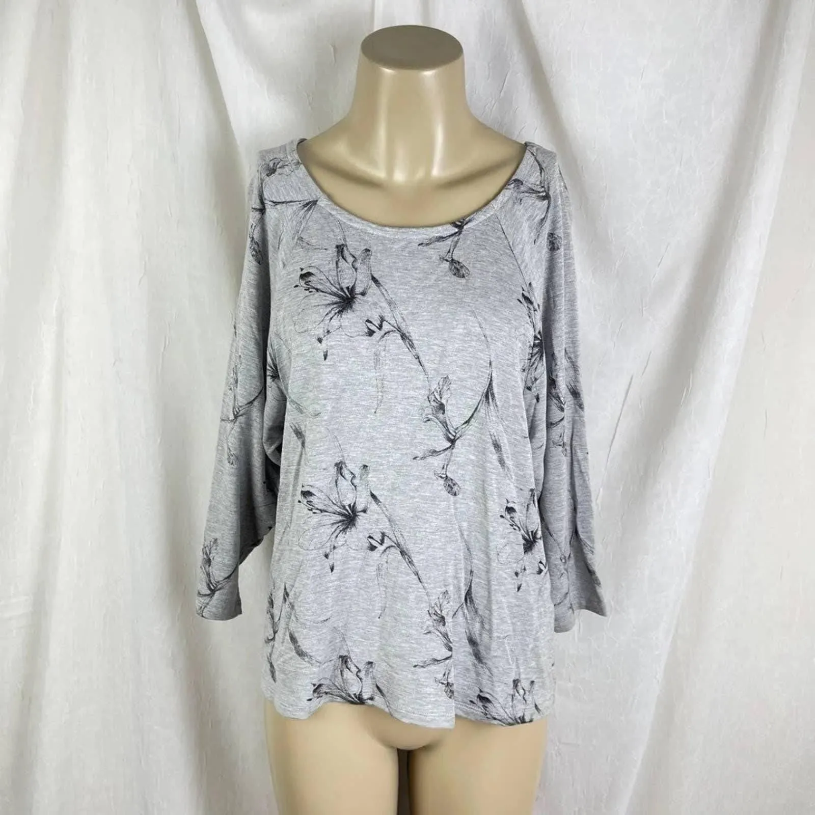 Product image for Heather Grey Floral Print Slouchy Dolman Sleeve Stretch Sweatshirt Forever 21 XS - Tops - XS - pre-owned---excellent - FOREVER 21