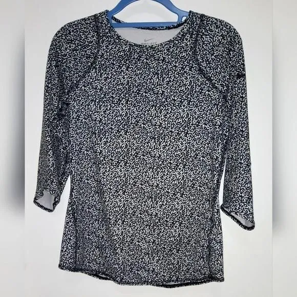 Product image for Women's Nike Dri Fit Top size medium