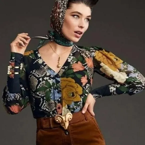 Product image for CAbi Snake Charmer Floral Button Down V Neck Women’s Blouse Small Style #3762