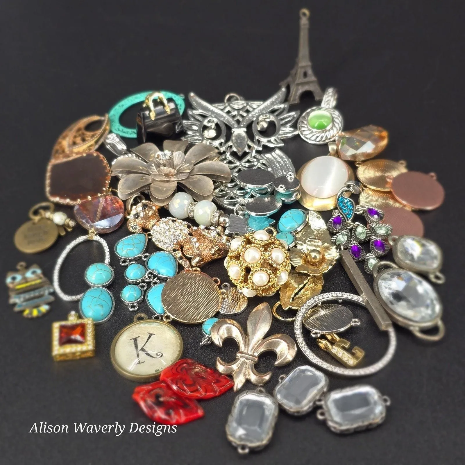 Product image for Lot Of Vtg To NowJewelry Pendants Connector