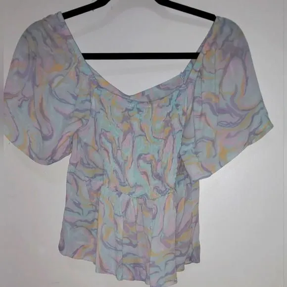 Product image for Hippie Rose NWT Cropped top size medium.     LTOP227