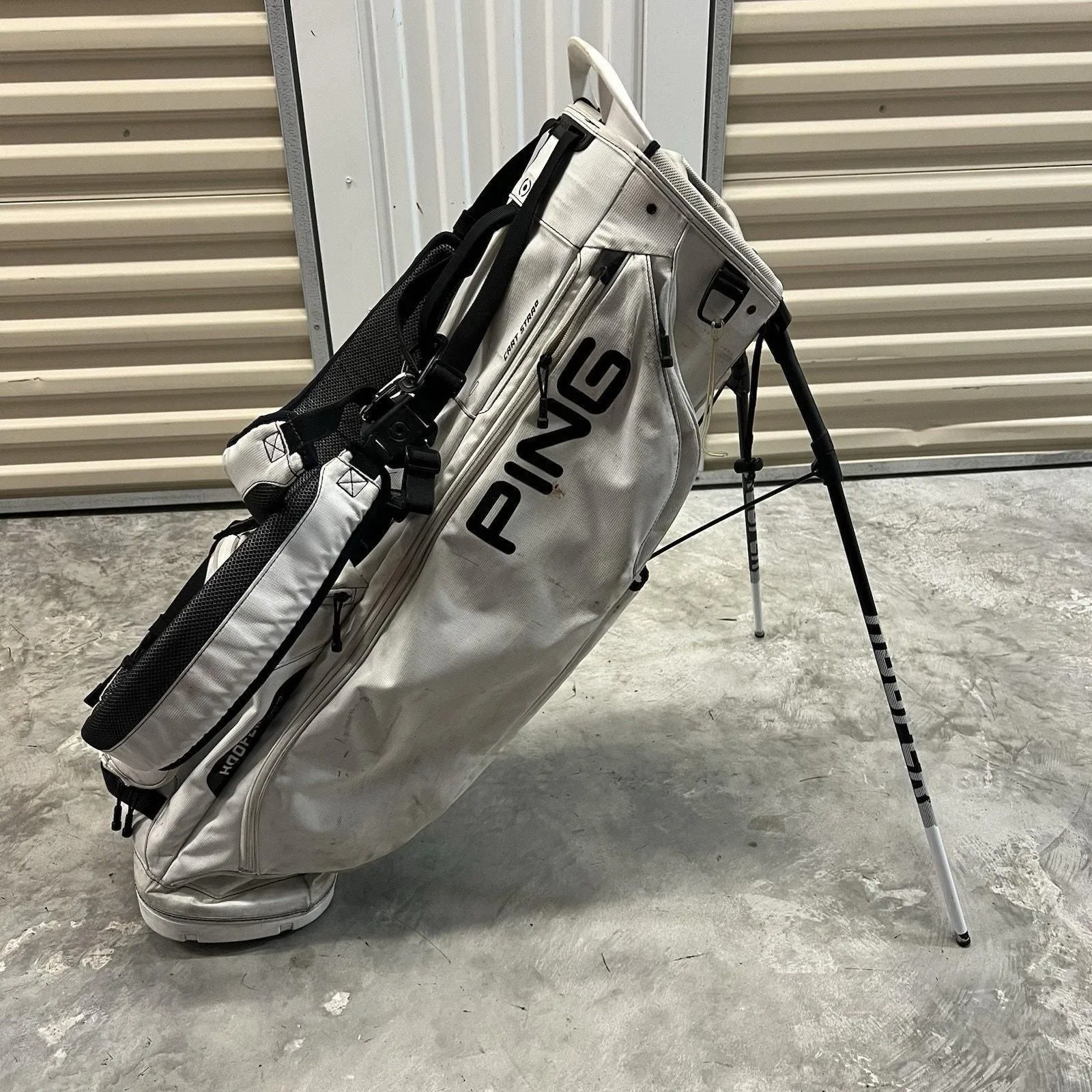 Product image for Ping Hoofer Lite Stand Bag White And Black 4 Way - Ping