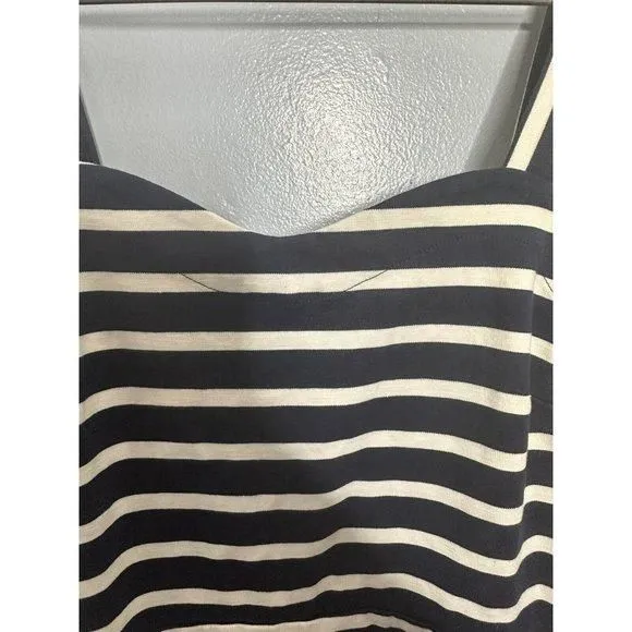 Listing Image Blurred Background
