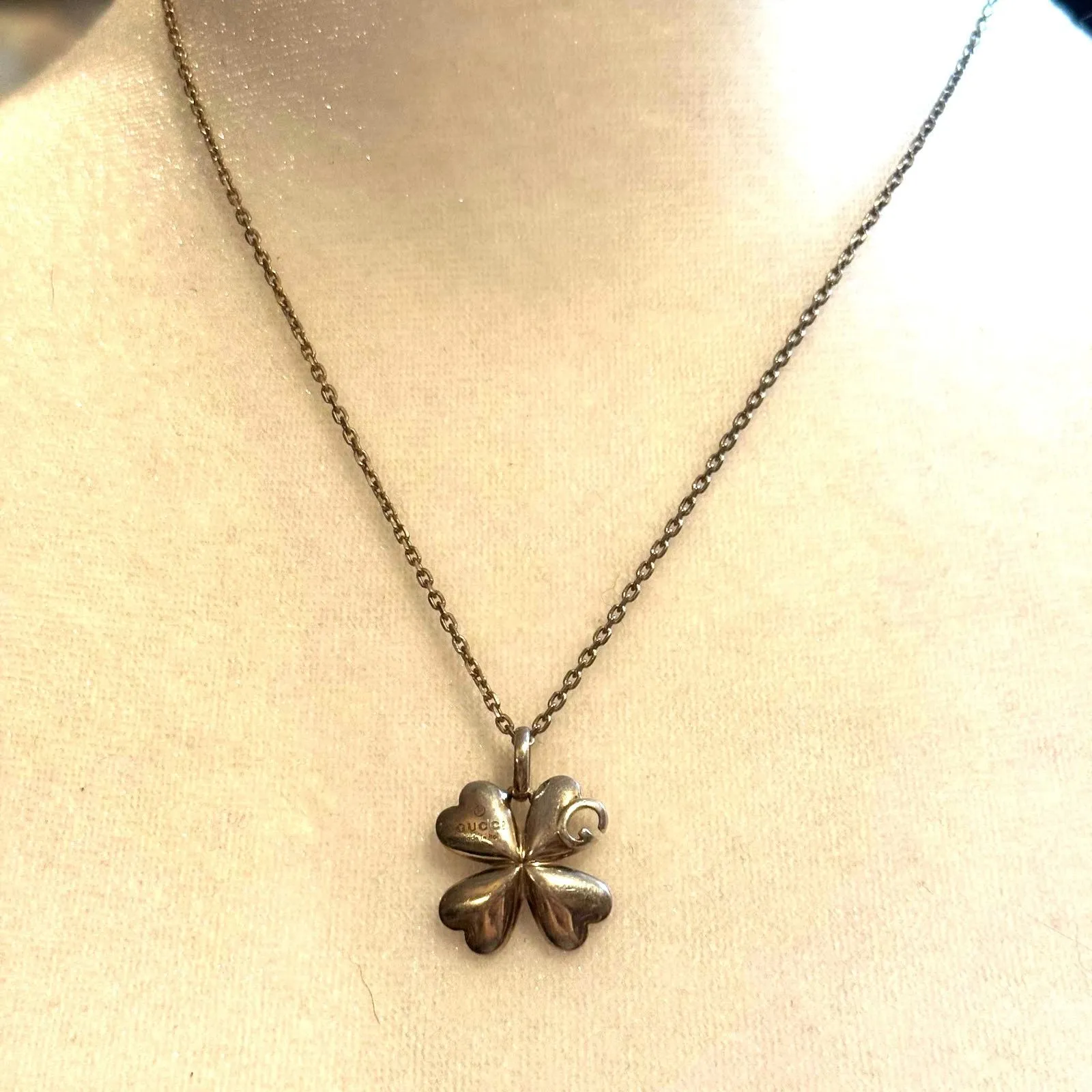 Product image for 508 Gucci G Logo Four Leaf Clover Sterling Silver 925 Pendant Necklace Authentic