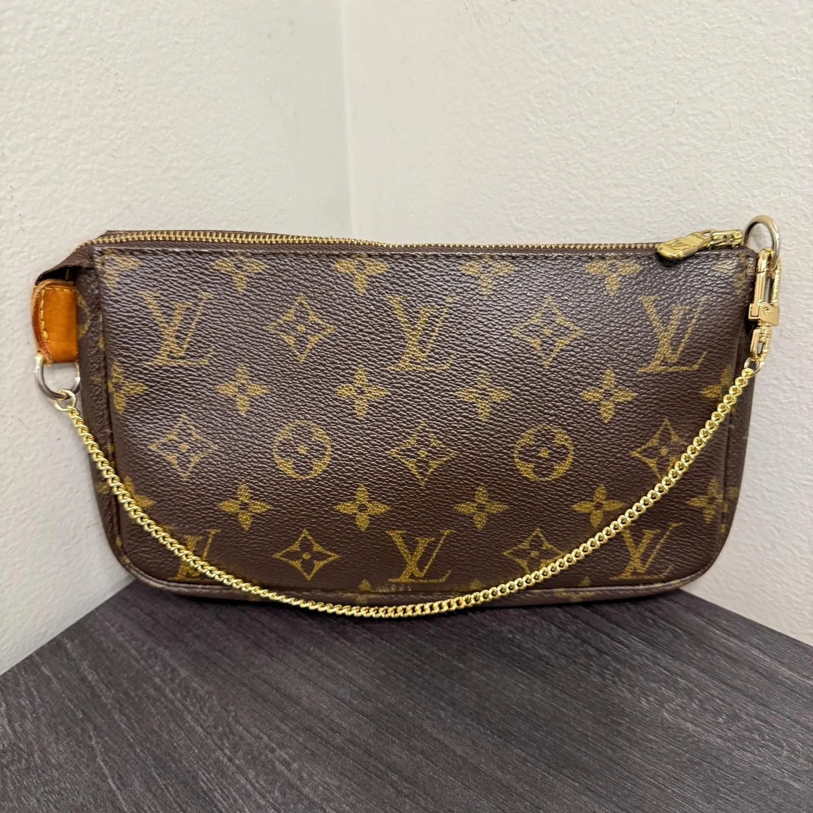 Product image for #1040 LOUIS VUITTON Monogram Pochette