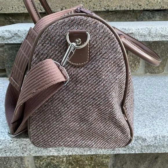 Listing Image Blurred Background