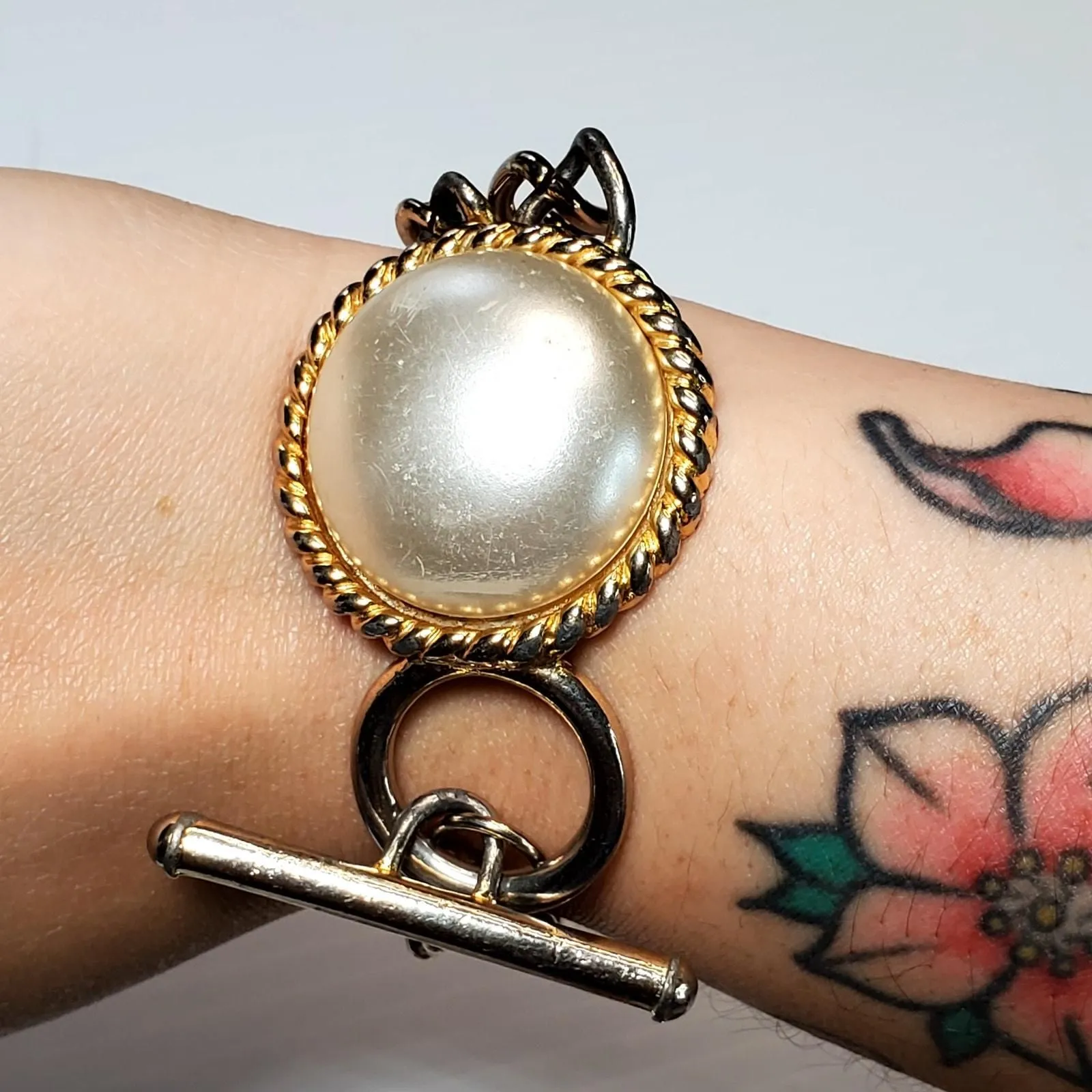 Product image for Chunky MJ Ent Bracelet Faux Pearl Cabochon Double Link Chain Bracelet 8" - pre-owned---good