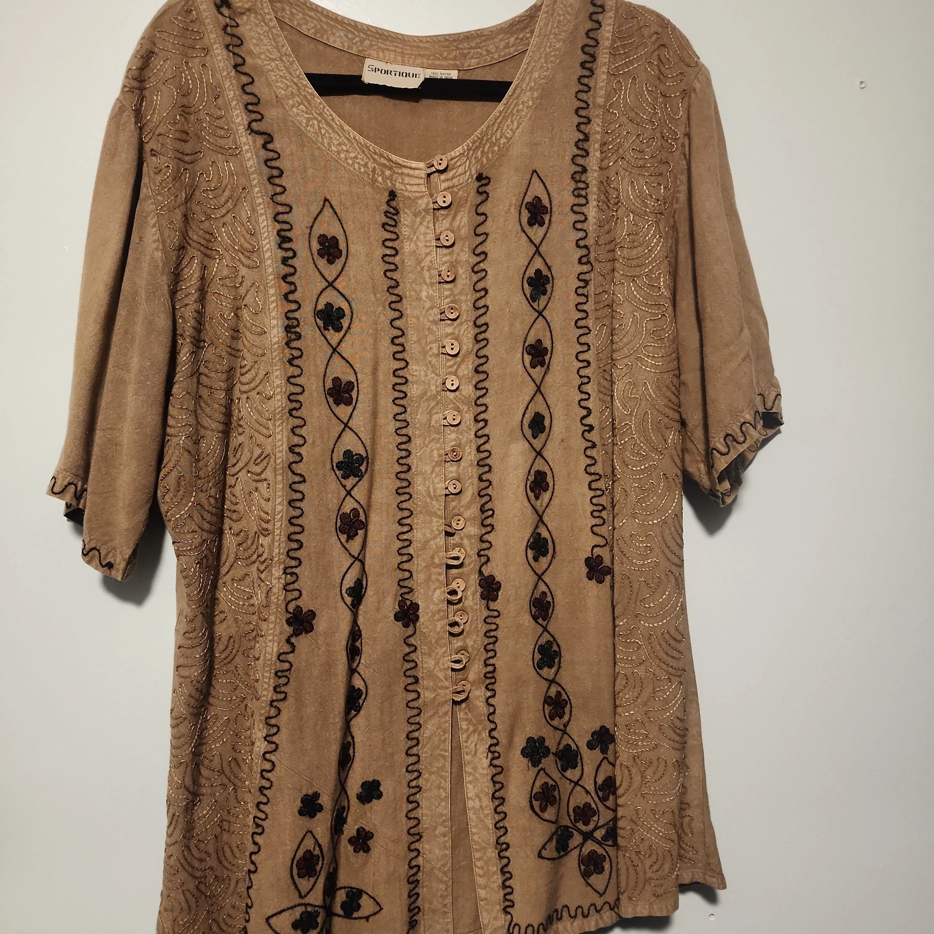 Product image for 1051 Sportique Blouse L