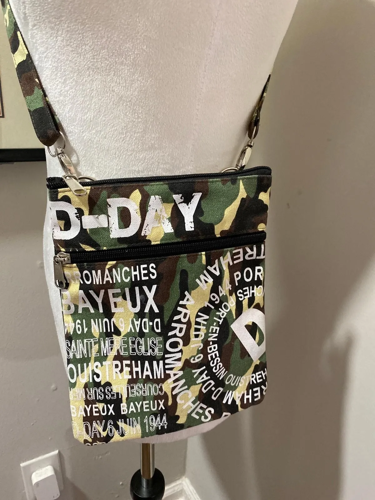 Product image for D-Day Green Camo Print Crossbody Bag Zip Pouch Adjustable Strap Travel Purse 
