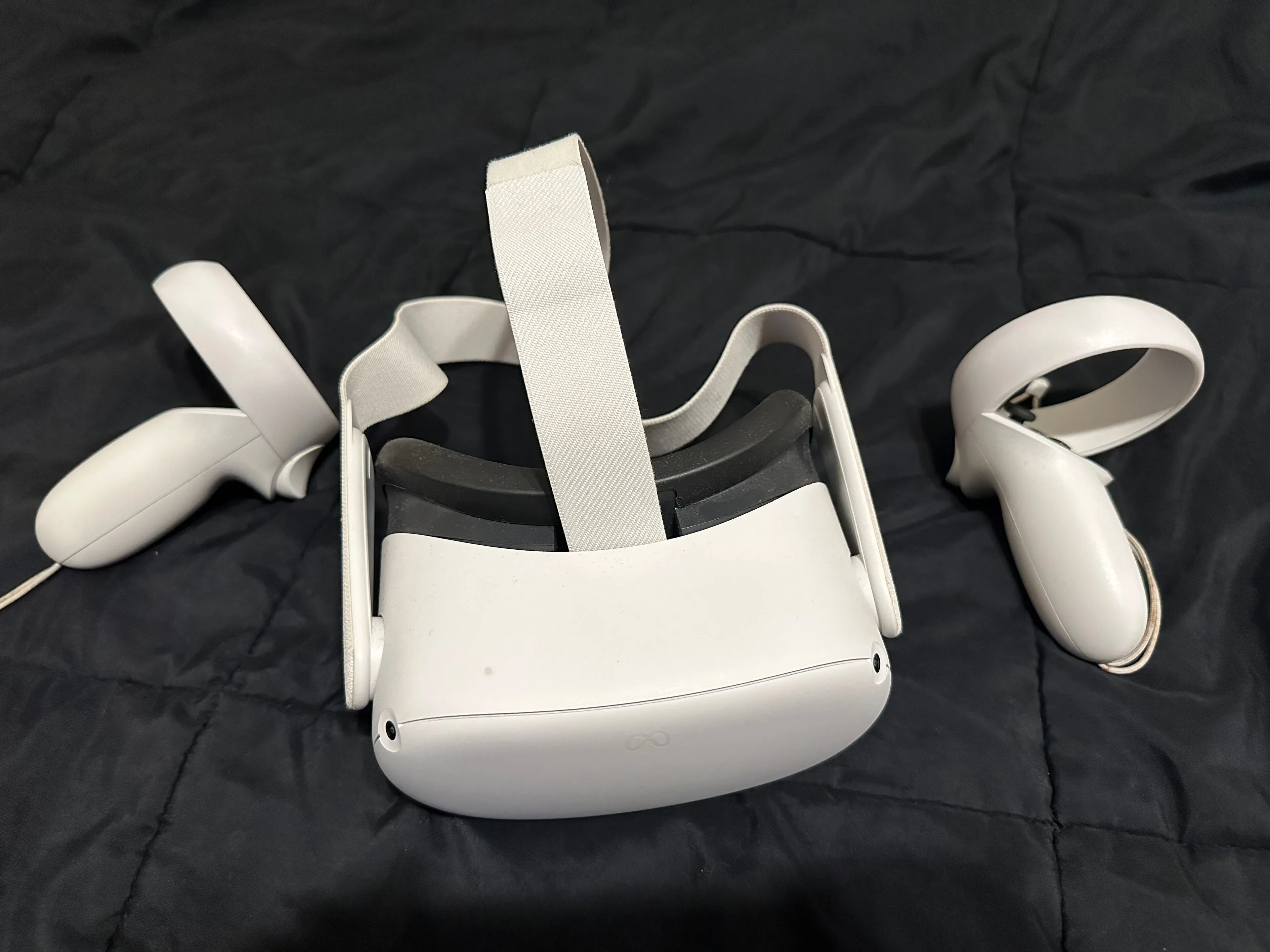 Oculus Quest 2 128Gb · Whatnot: Shop, Sell, Connect