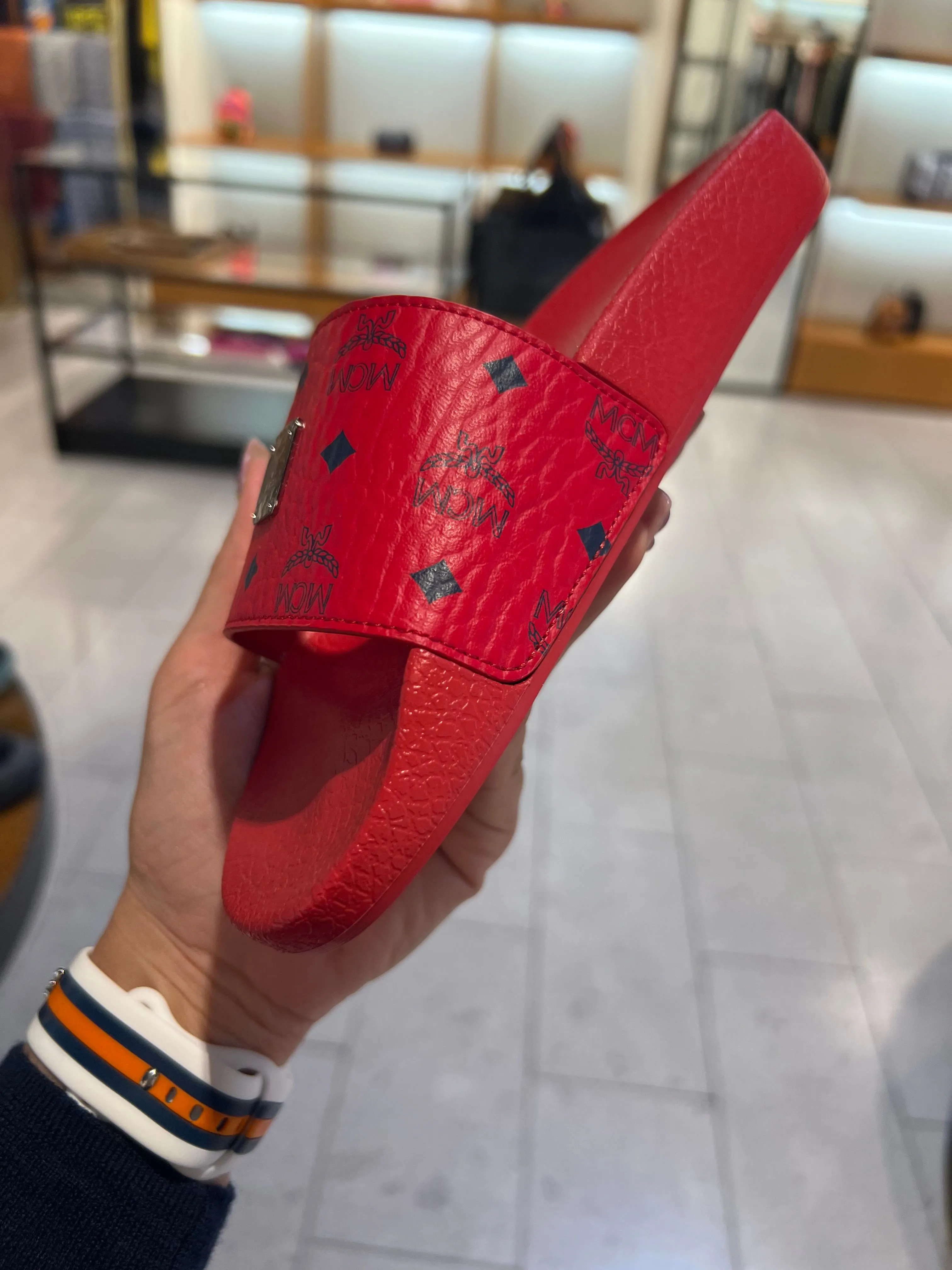 MCM ヴィセトススライド　41 41 IT Visetos Slide Sandals Black | MCM ®US