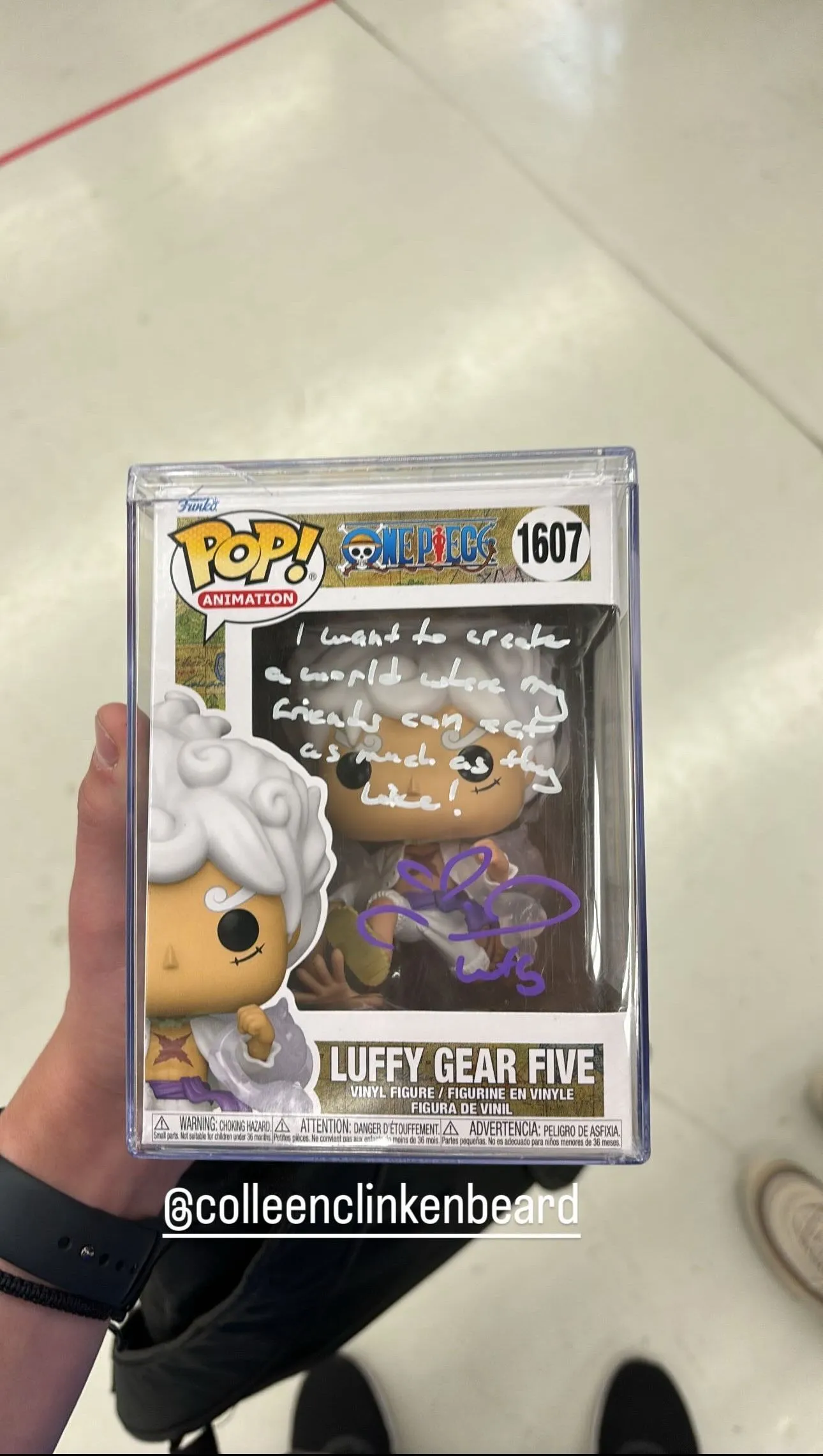 Signed luffy orders Funko Pop