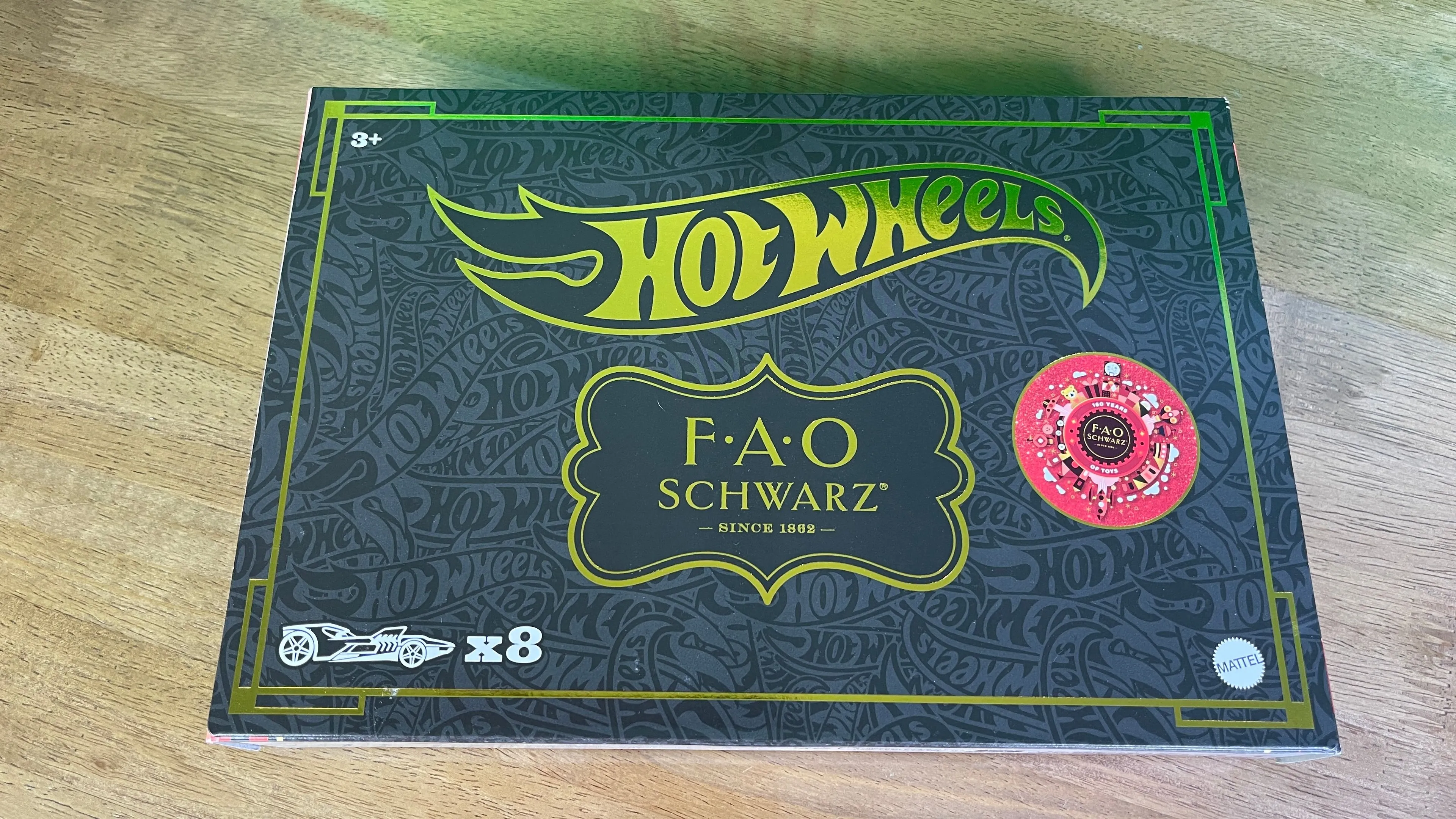ホットウィール FAO Schwarz 8台セット ギフトBOX 新品 New 2022 Hot Wheels FAO Schwarz 8 Pack Gold Box Set Target
