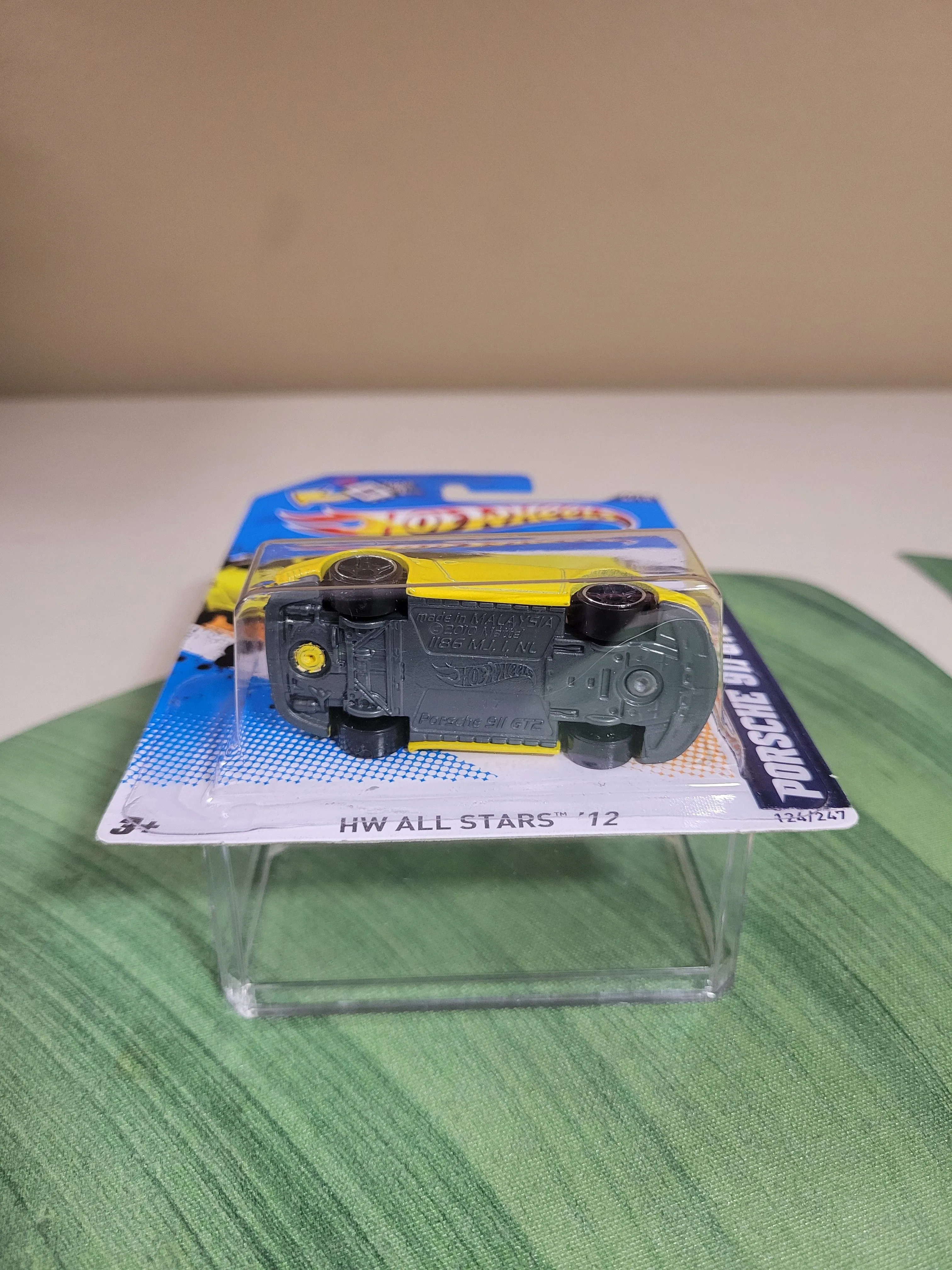 PORSCHE - Hot Wheels 2012 HW All Stars #4/10 Porsche 911 GT2 in