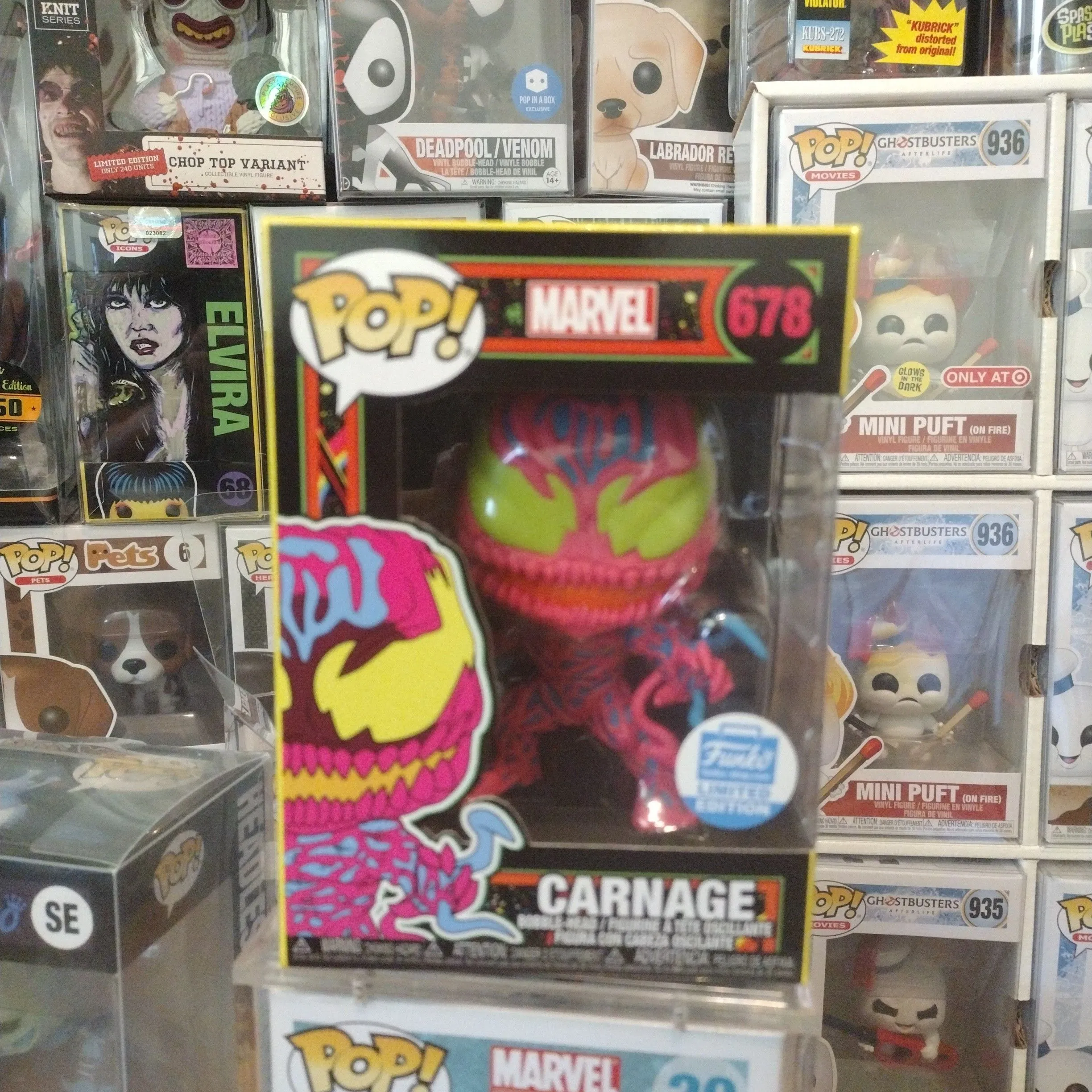 Carnage Black outlet Light Funko PoP!