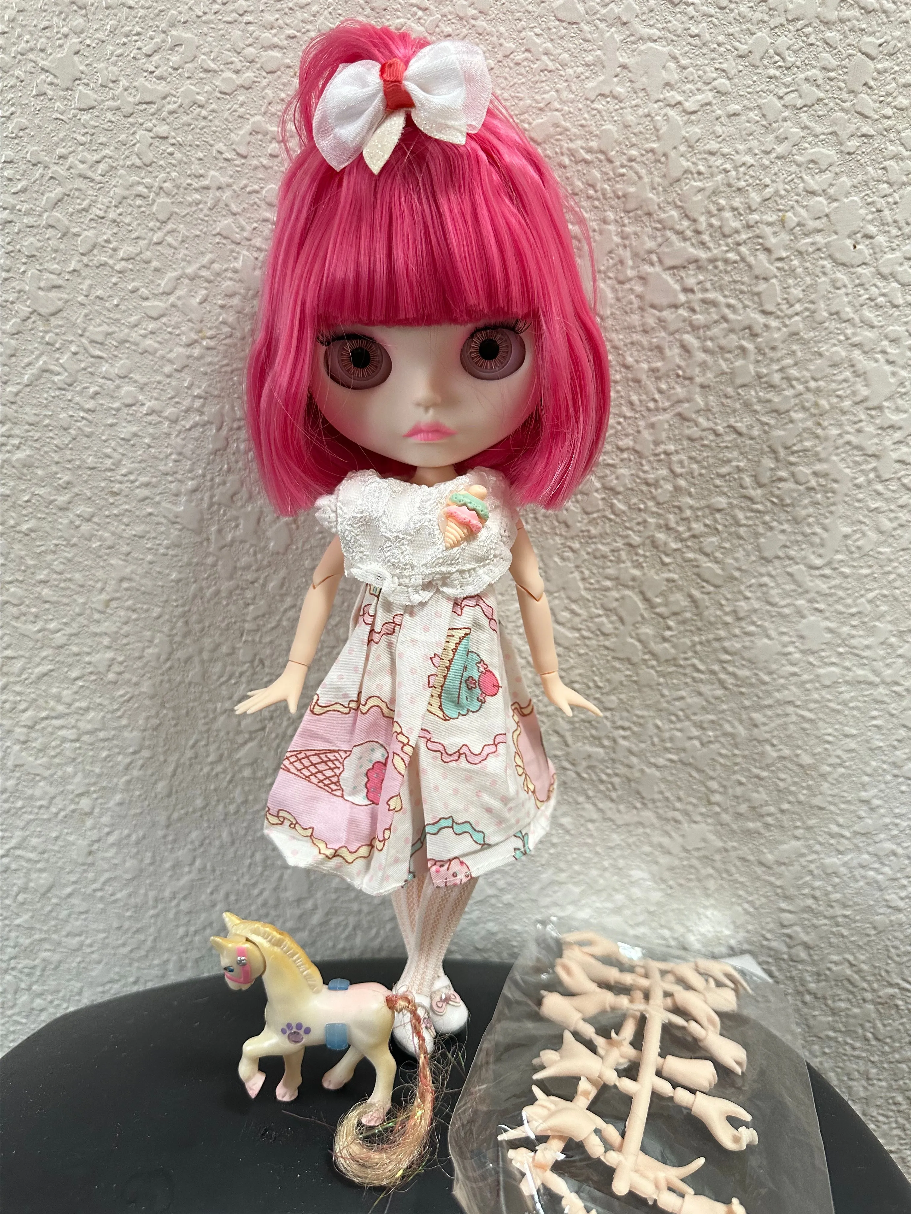 48 Blythe Doll 12 Matte Face Pink Hair Extra Hands Whatnot Buy Sell Go Live