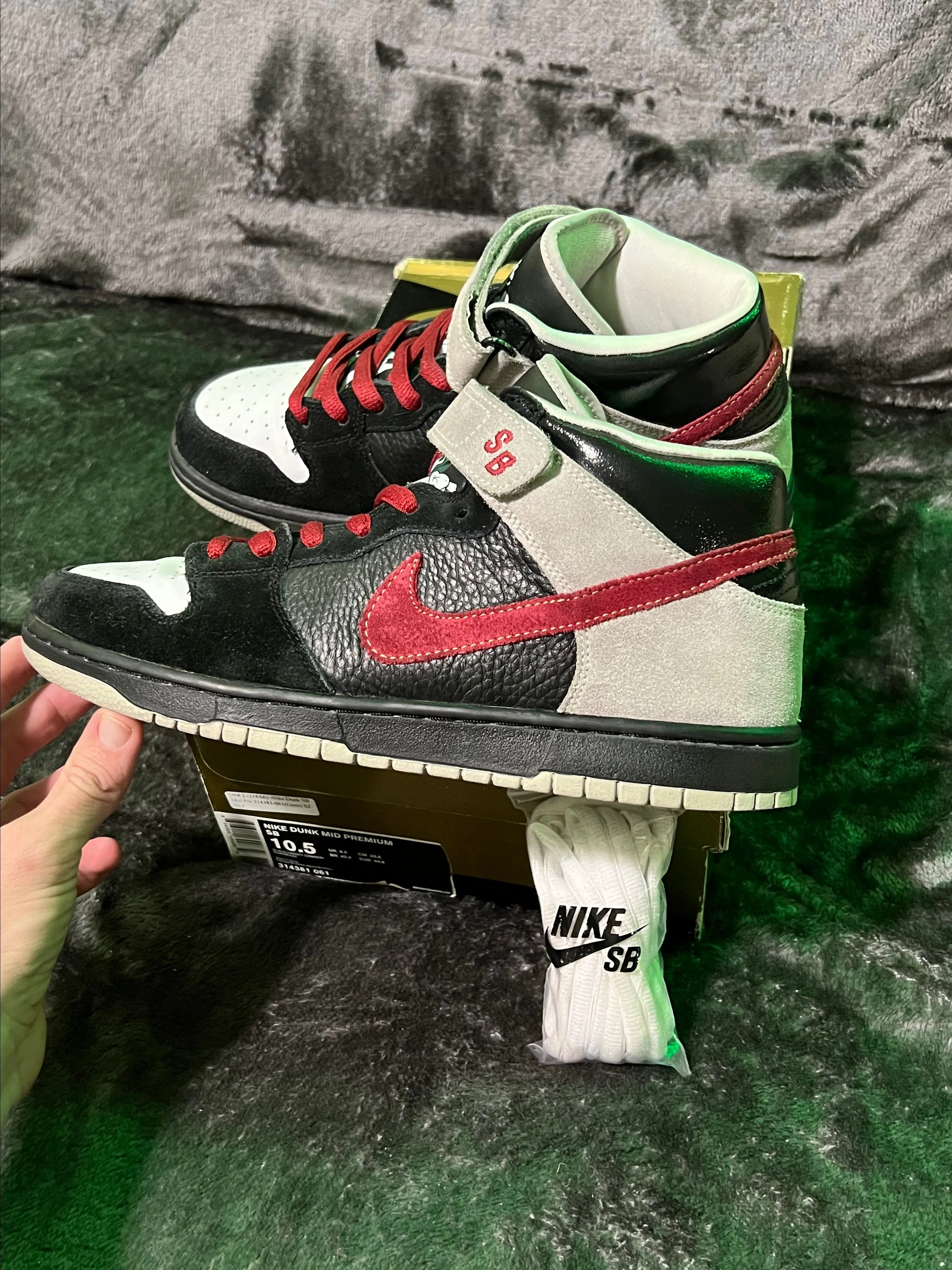 2007 Nike SB Dunk Mid Premium Gun N Roses November Rain Whatnot Buy Sell Go Live