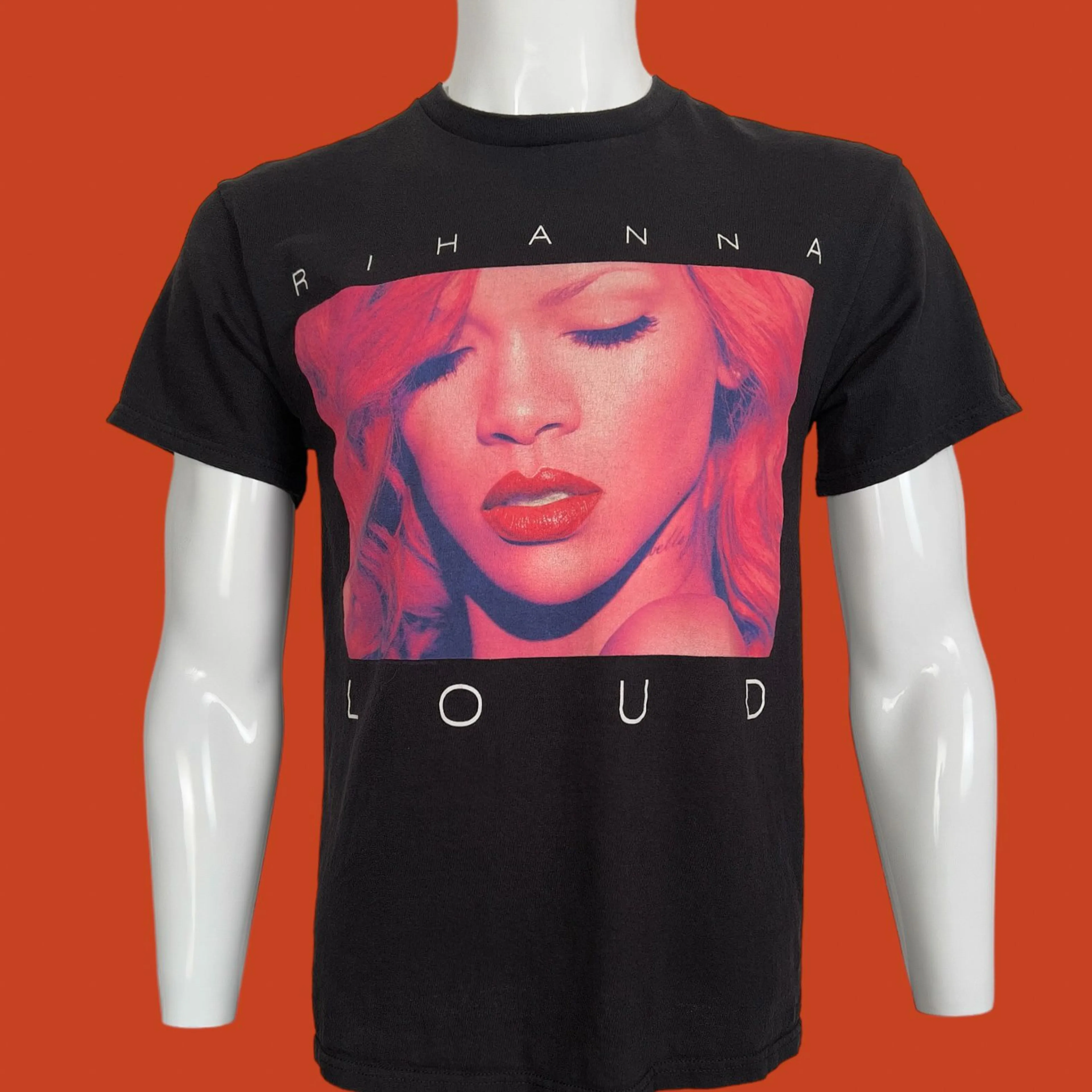 Rihanna Shirt Rihanna Loud Tour T shirt Pre-Owned Concert Hip Hop Rap Short  Sleeve Black Cotton Tee 19