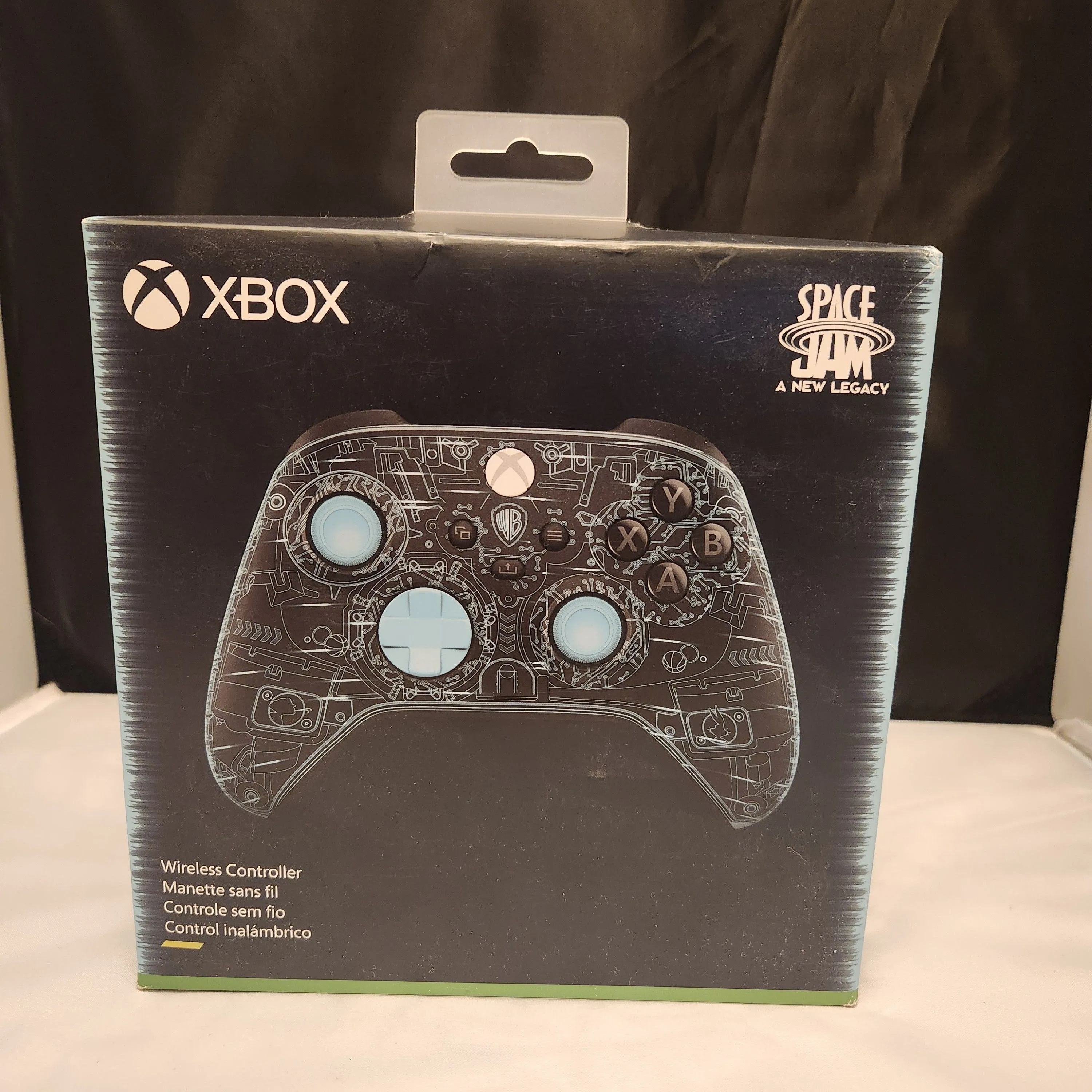 Hot Xbox Serververse space jam controller