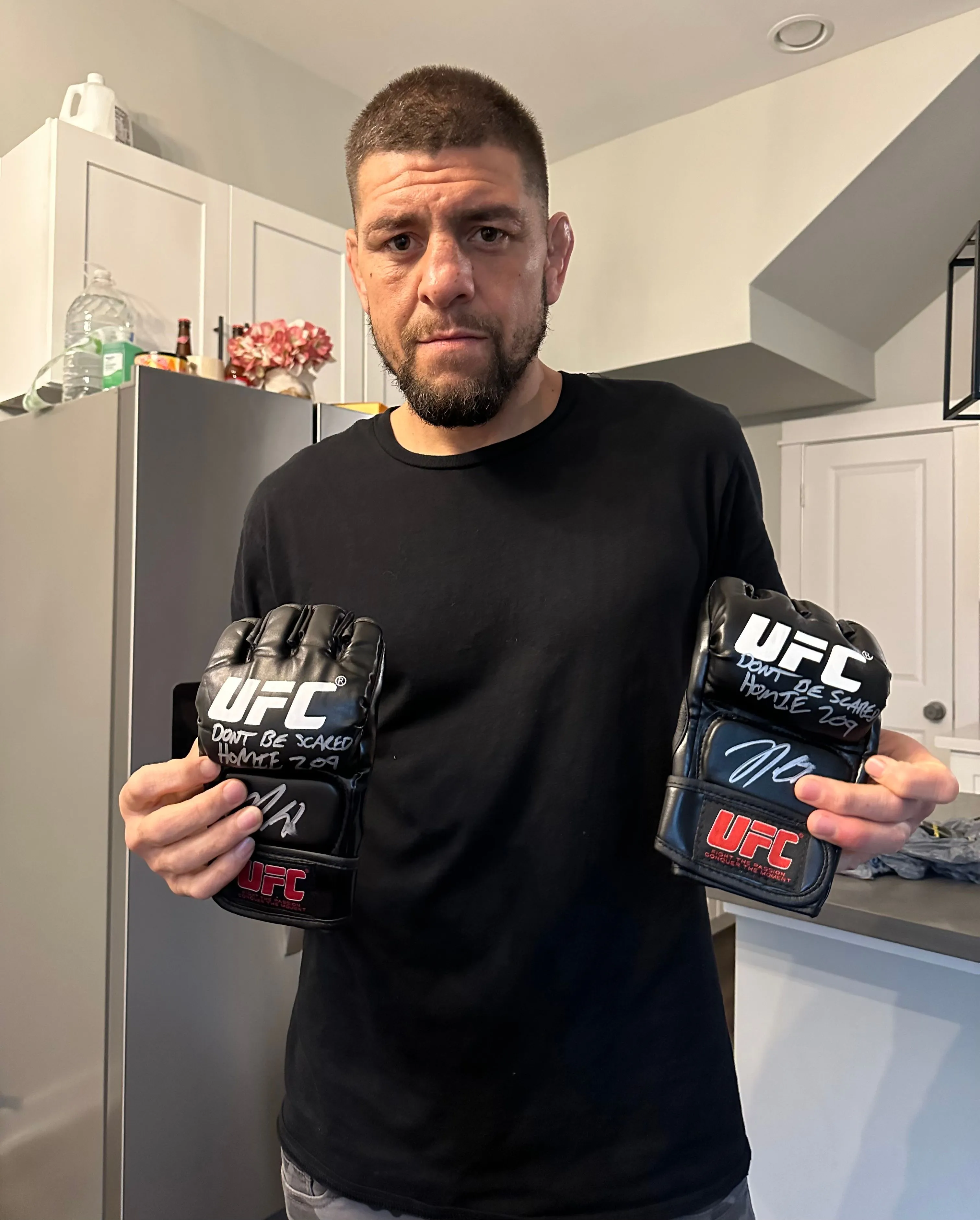 Nick Diaz signed outlets UFC glove with Certification