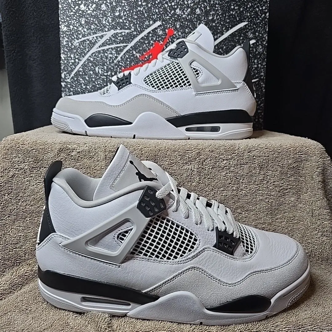 エアジョーダン4 グレー 9.5 (US) AIR JORDAN 4 RETRO · Whatnot: Shop, Sell, Connect
