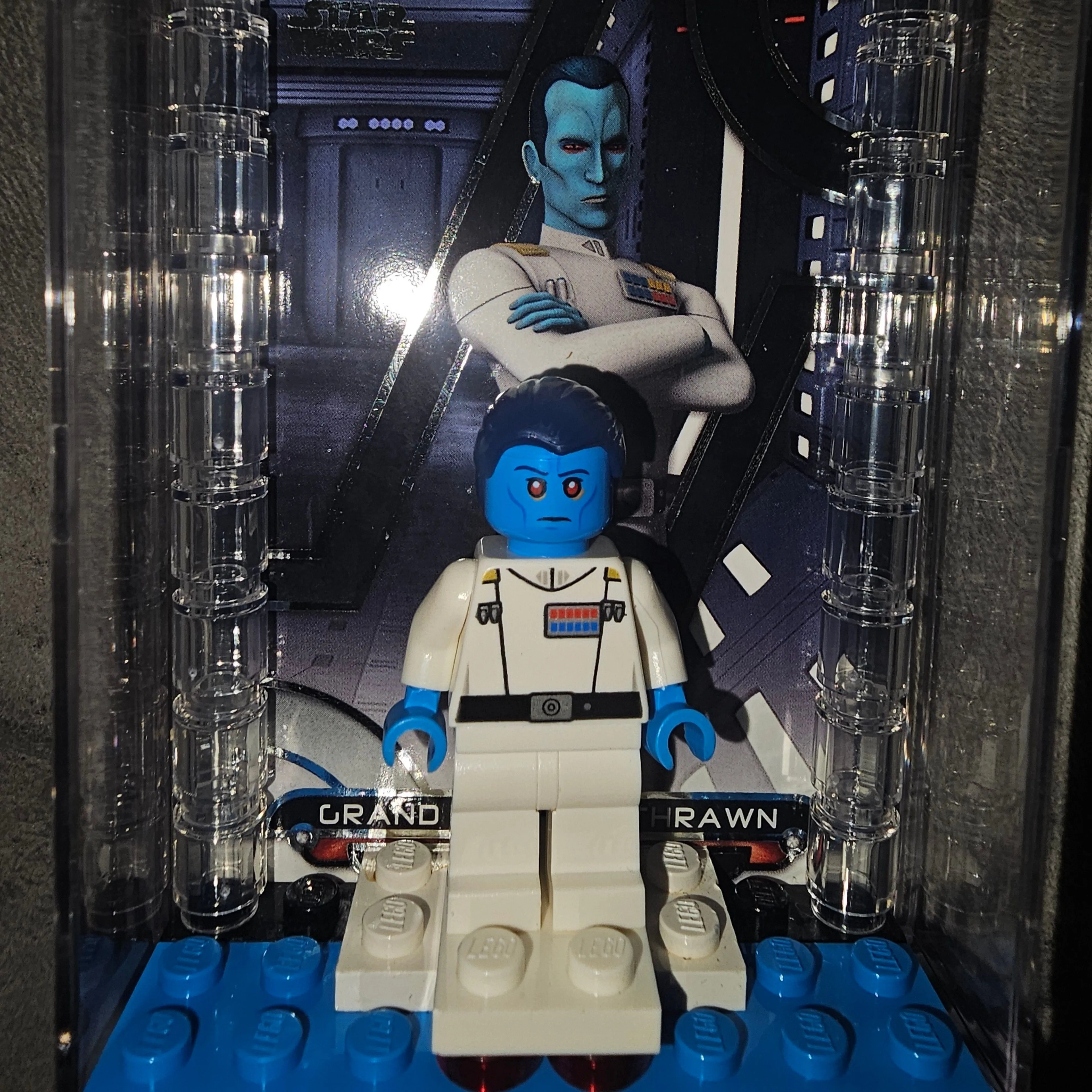 Grand popular Admiral Thrawn Minifigure