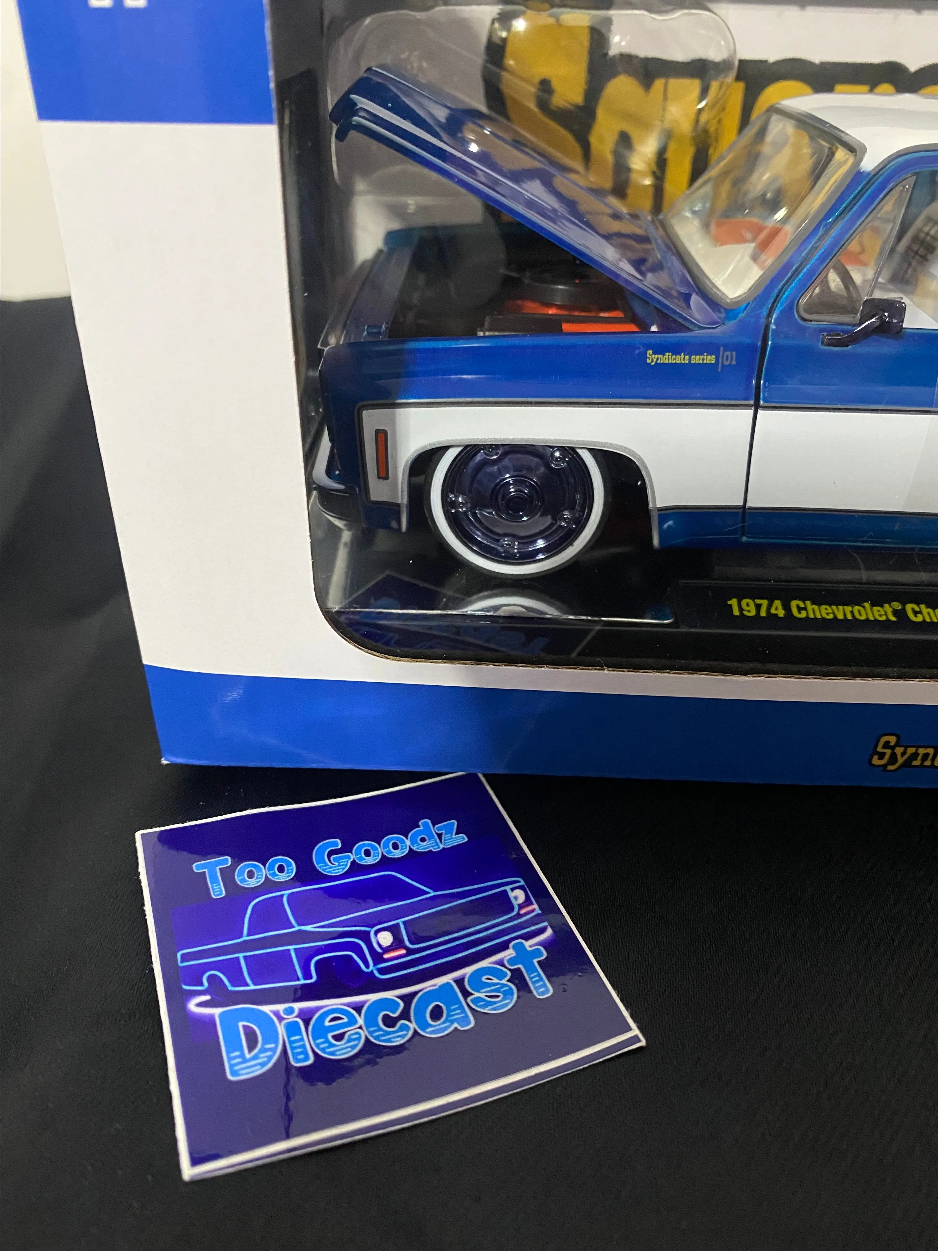 M2 Machines Squarebody Syndicate *SUPER CHASE* 1974 Chevy