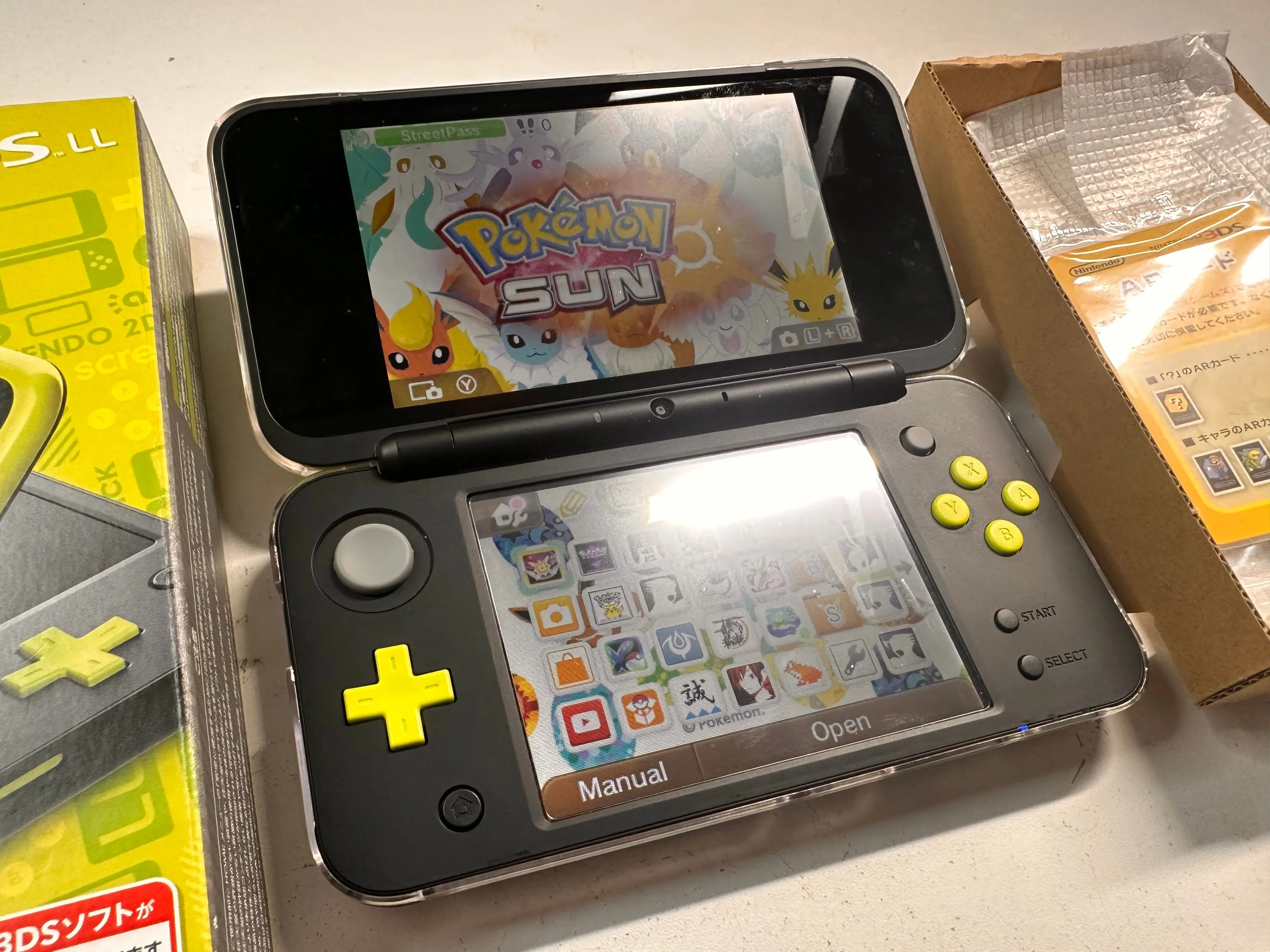 Nintendo Switch 2DS Nintendo 2ds Console - Blue with case and Beyblade game