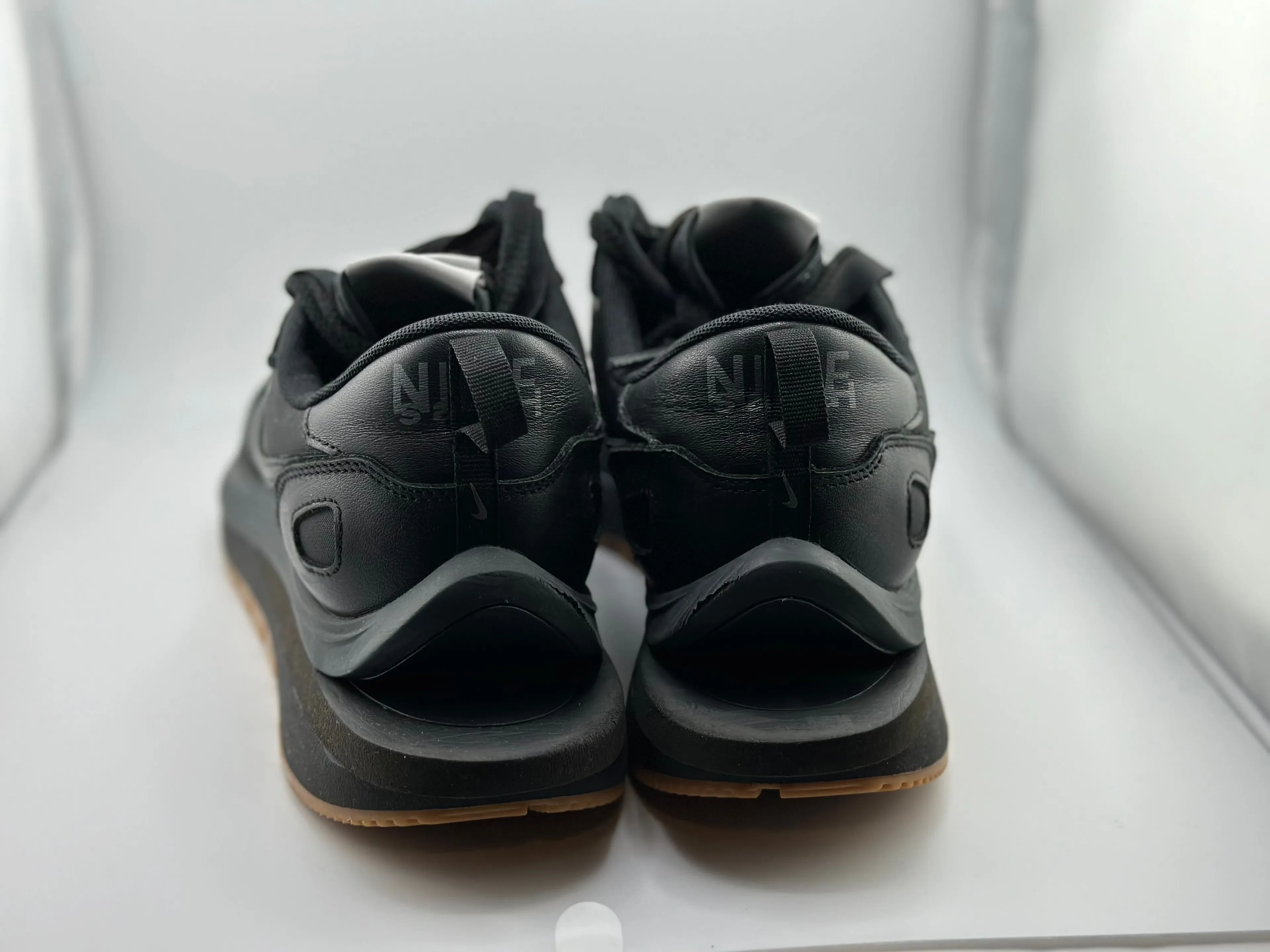 Size 10 Nike Sacai x VaporWaffle Black Gum 2022 · Whatnot
