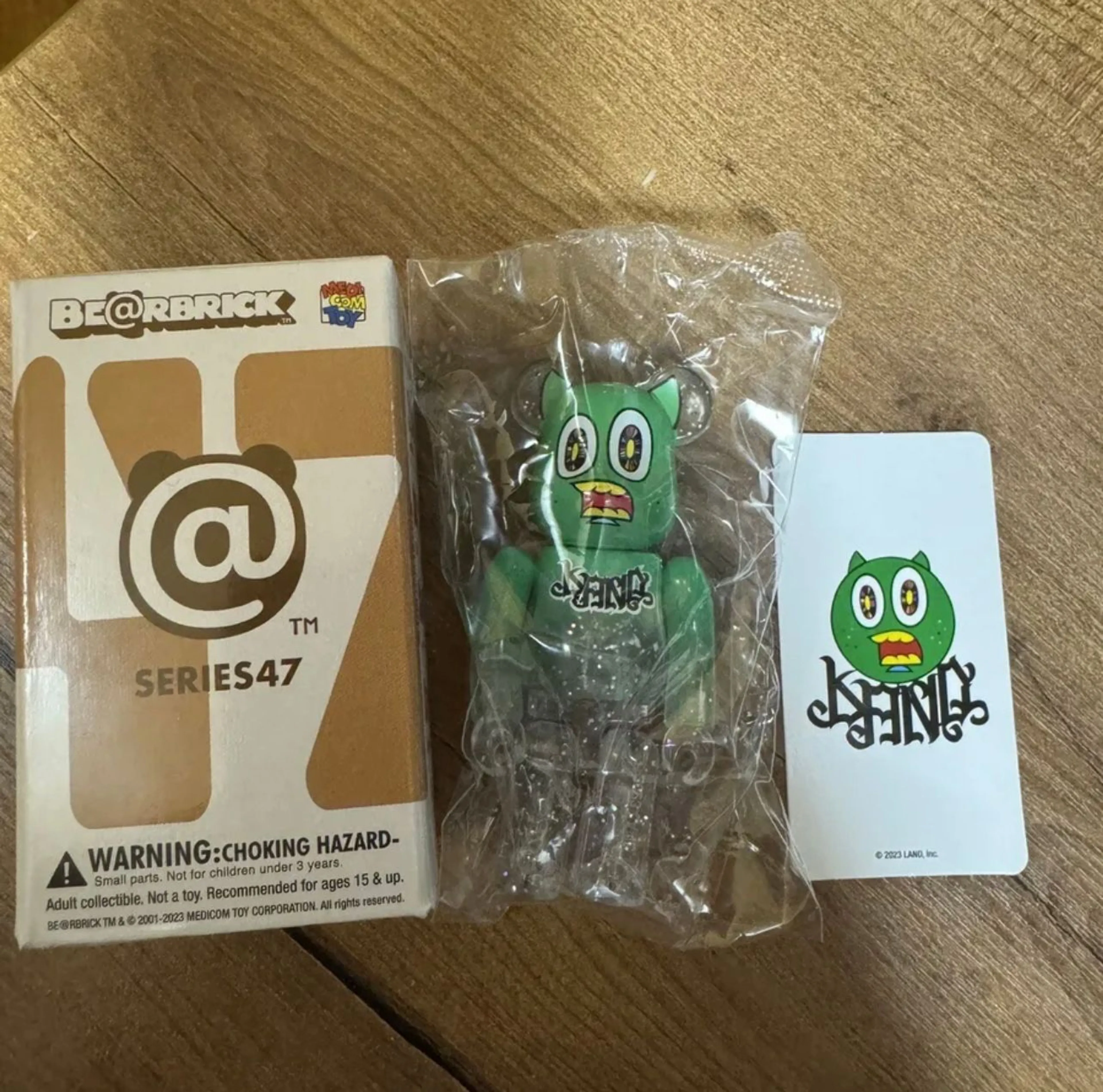 New Bearbrick Series 47 Kenny Green Land Kun Artist with card and