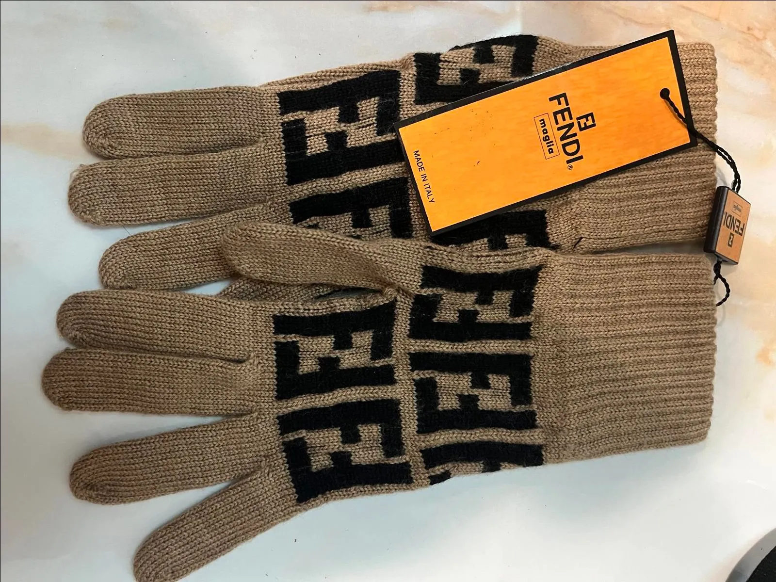 FENDIフェンディWOOLウール手袋 Fendi Monogram Wool Gloves - Brand New with Tags · Whatnot