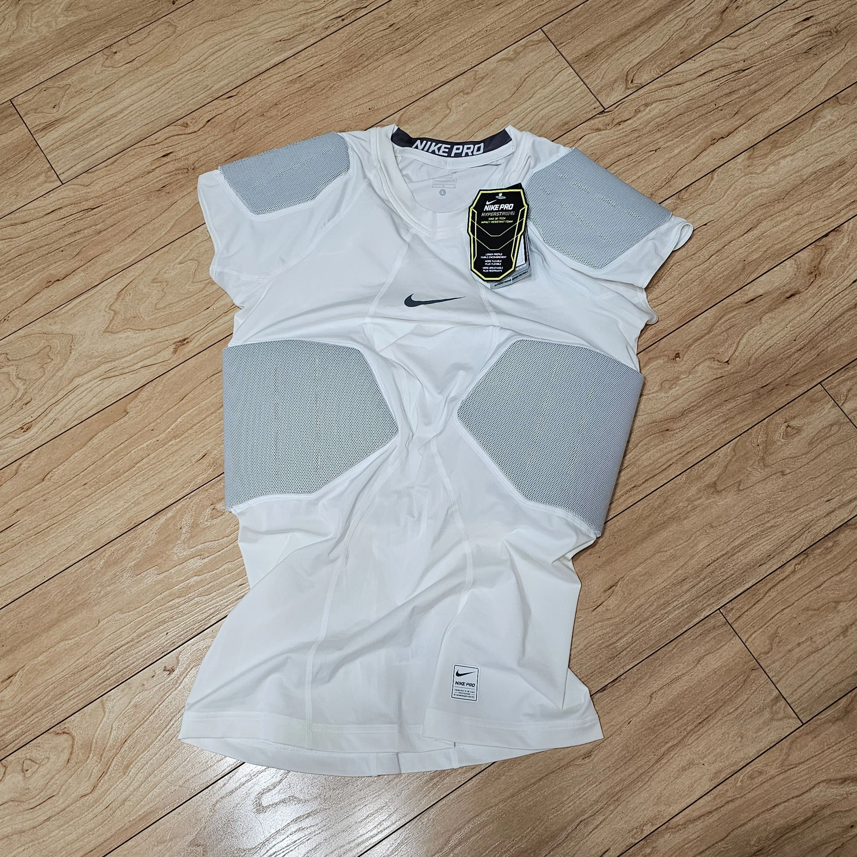 Nike padded undershirt hotsell