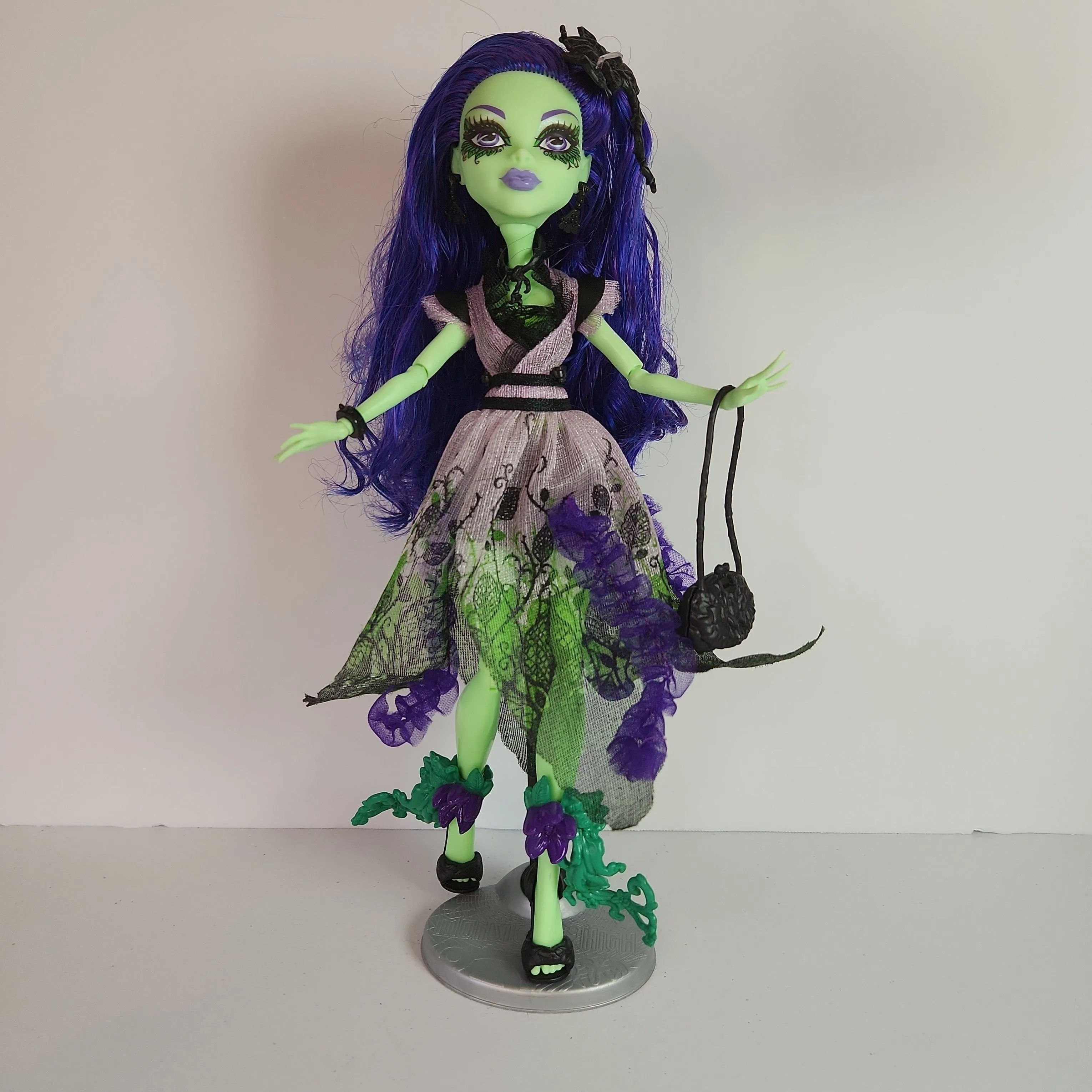 Monster High outlet Gloom and Bloom Amanita Nightshade Doll