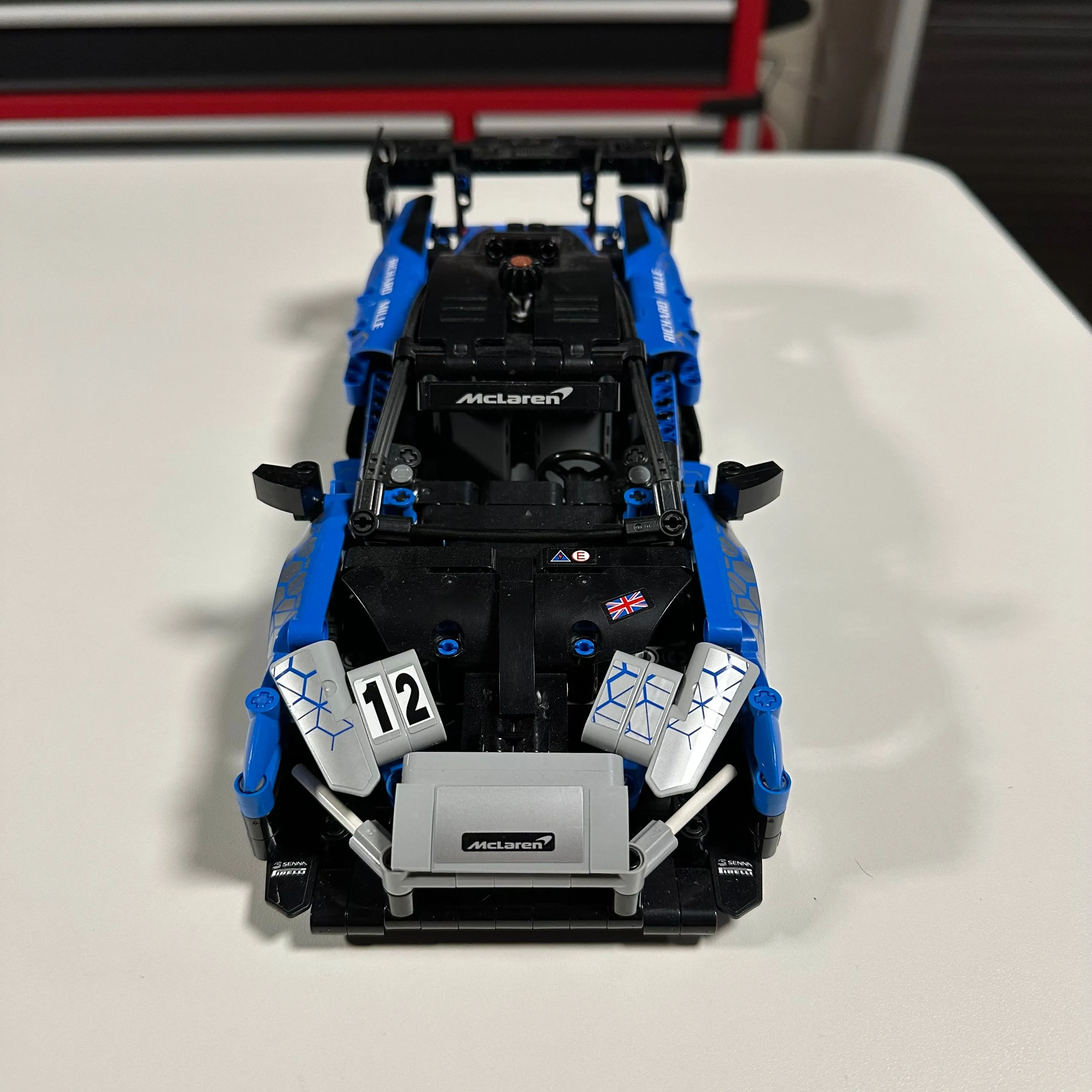 テヨン着用 [NONENON] EPOXY DICE NEC+STAR OVAL RNG McLaren Senna GTR™ 42123 | Technic™ | Buy online at the