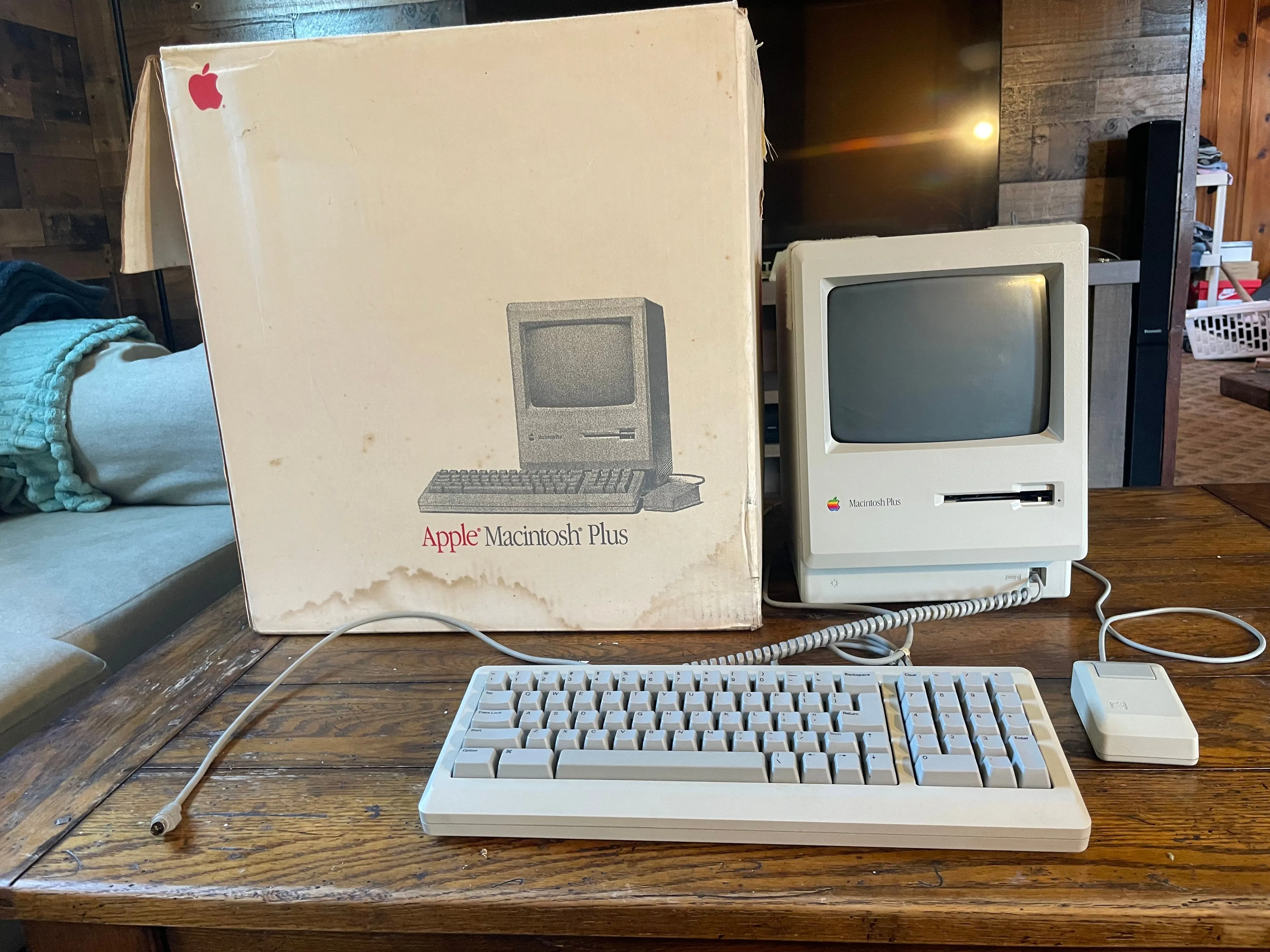 Apple Macintosh Plus 1MB Model M0001A With Original Box___PLEASE