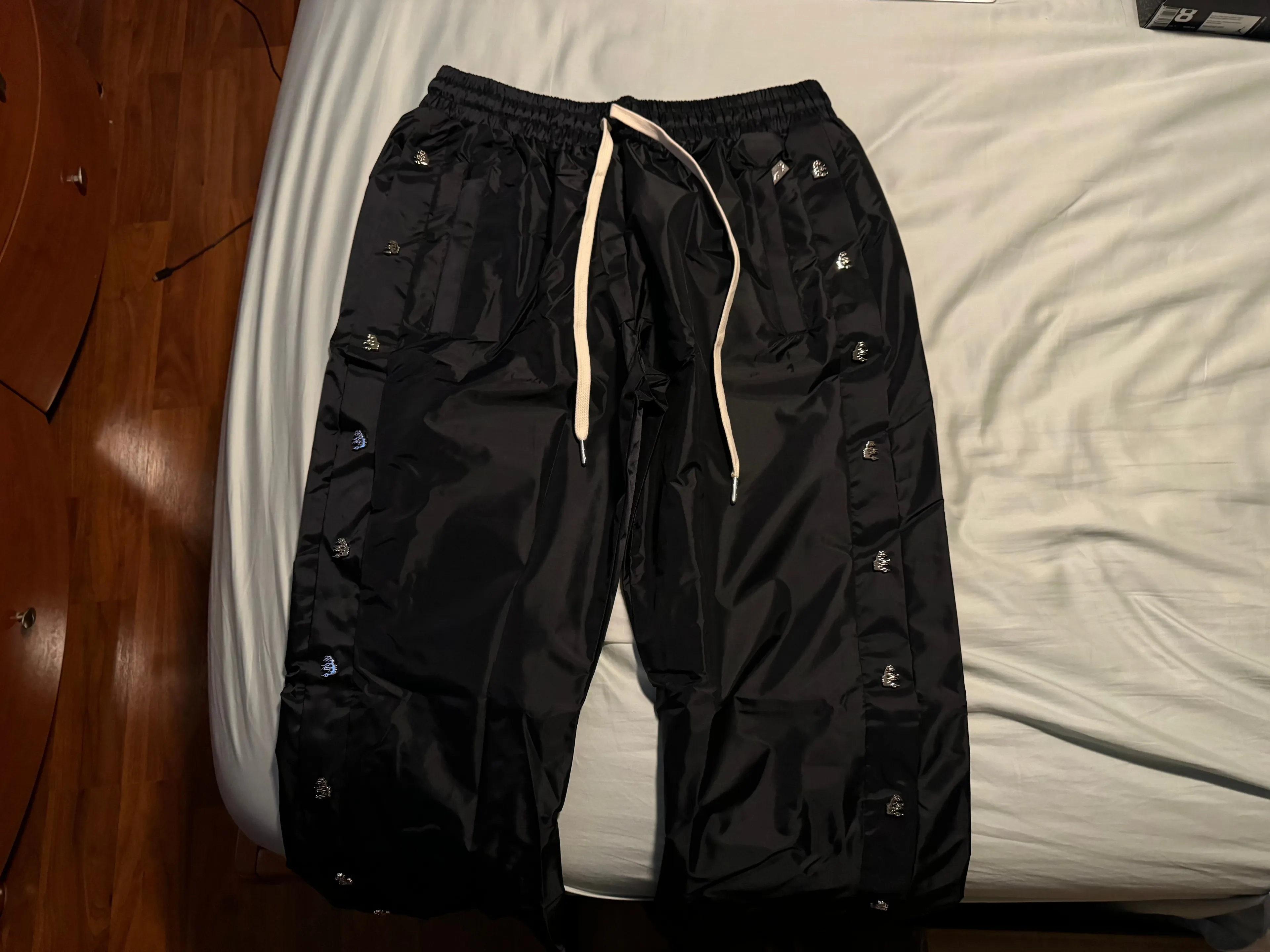 パンツ Hellstar Waxed Nylon Pants s Hellstar Waxed Nylon Pants Black (Pre-Owned) – PIECES