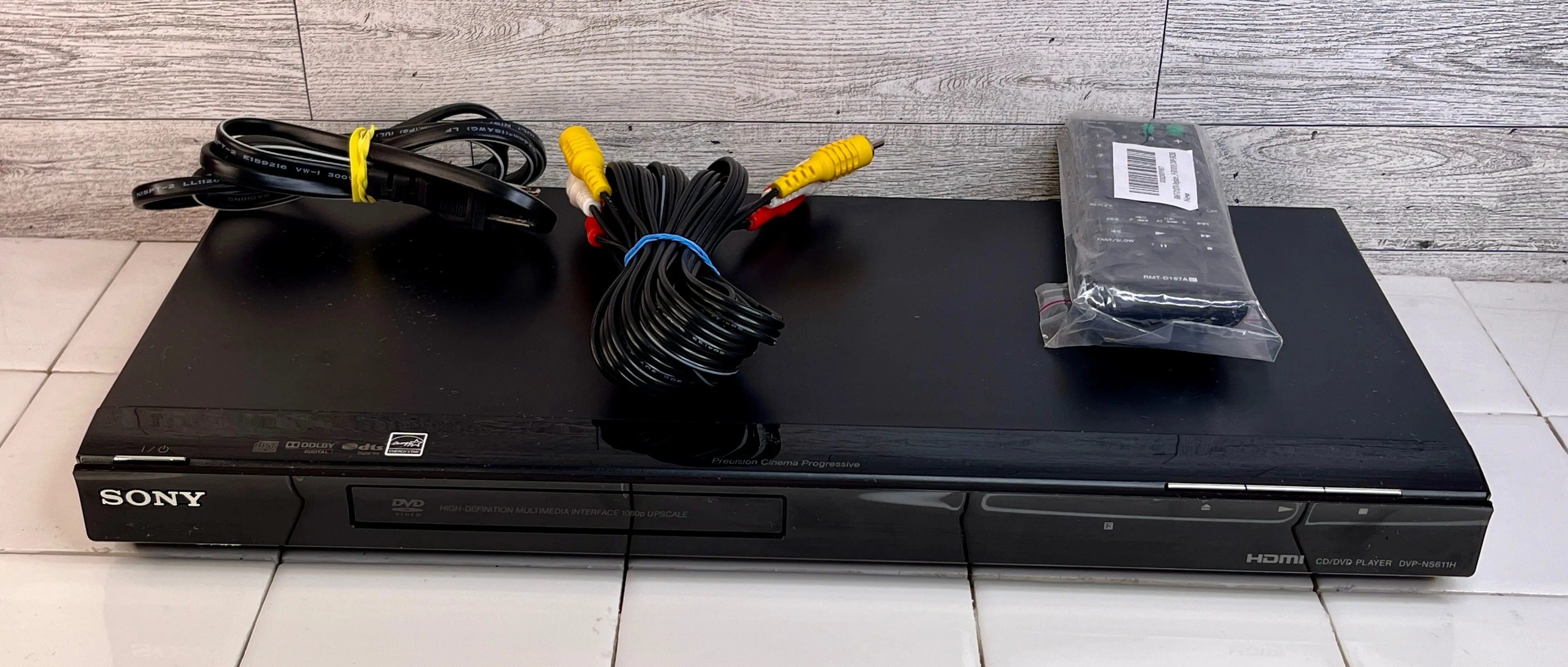 SONY DVP-NS611H CD/DVD PLAYER BLACK with Remote and A/V Cable