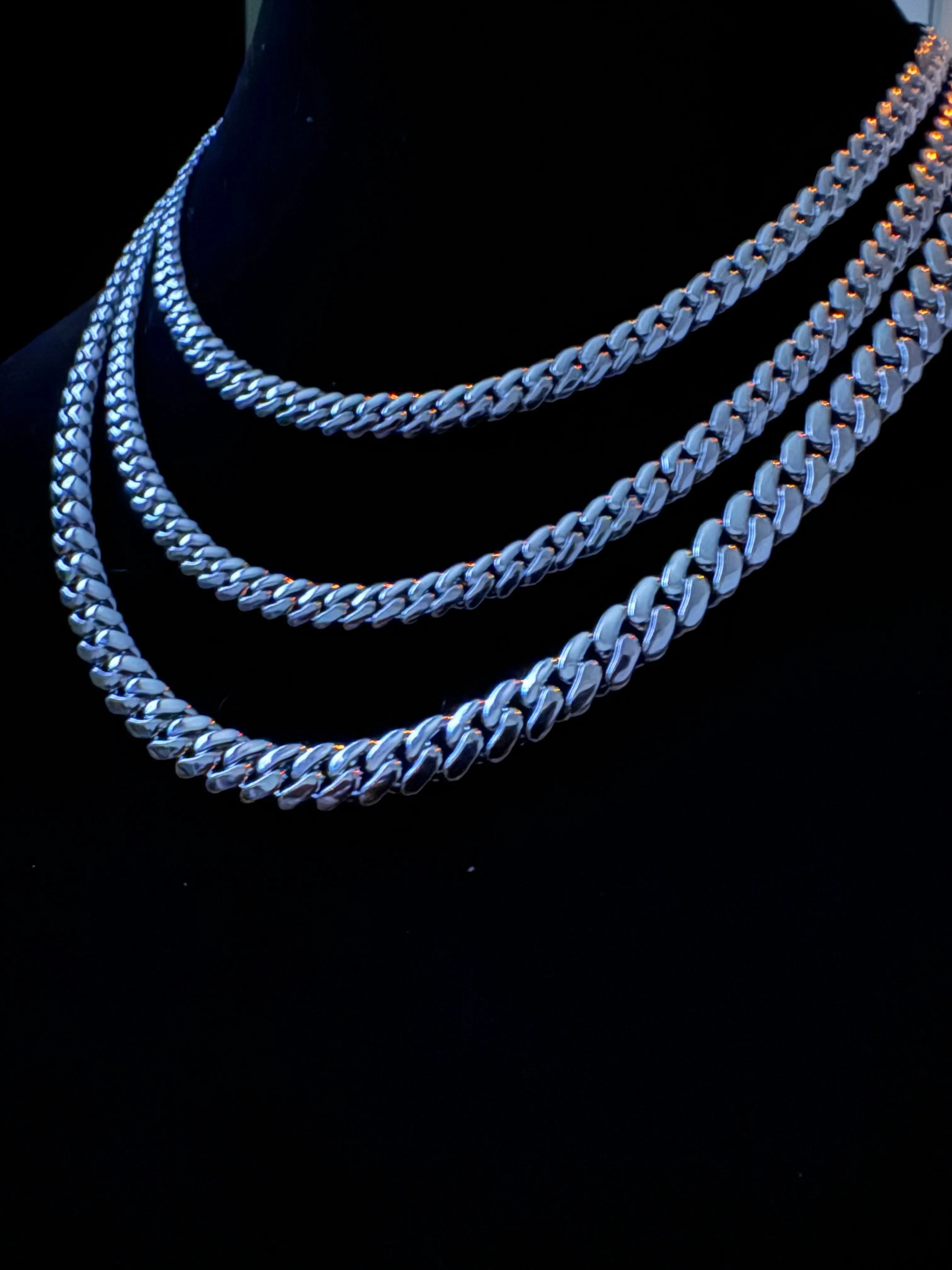 【JORDAN CRAIG】Classic Cuban Link Chain - 8mm Women's Iced Out Cuban Link Chain - 8mm Silver - JAXXON
